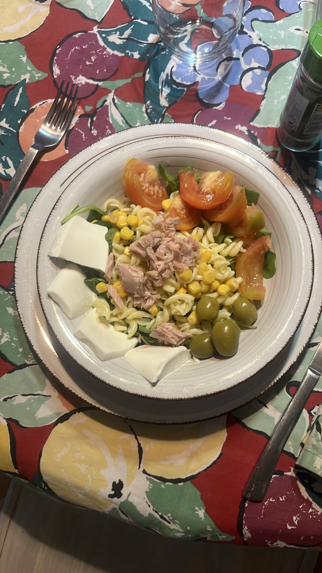 ensalada de pasta con atun
