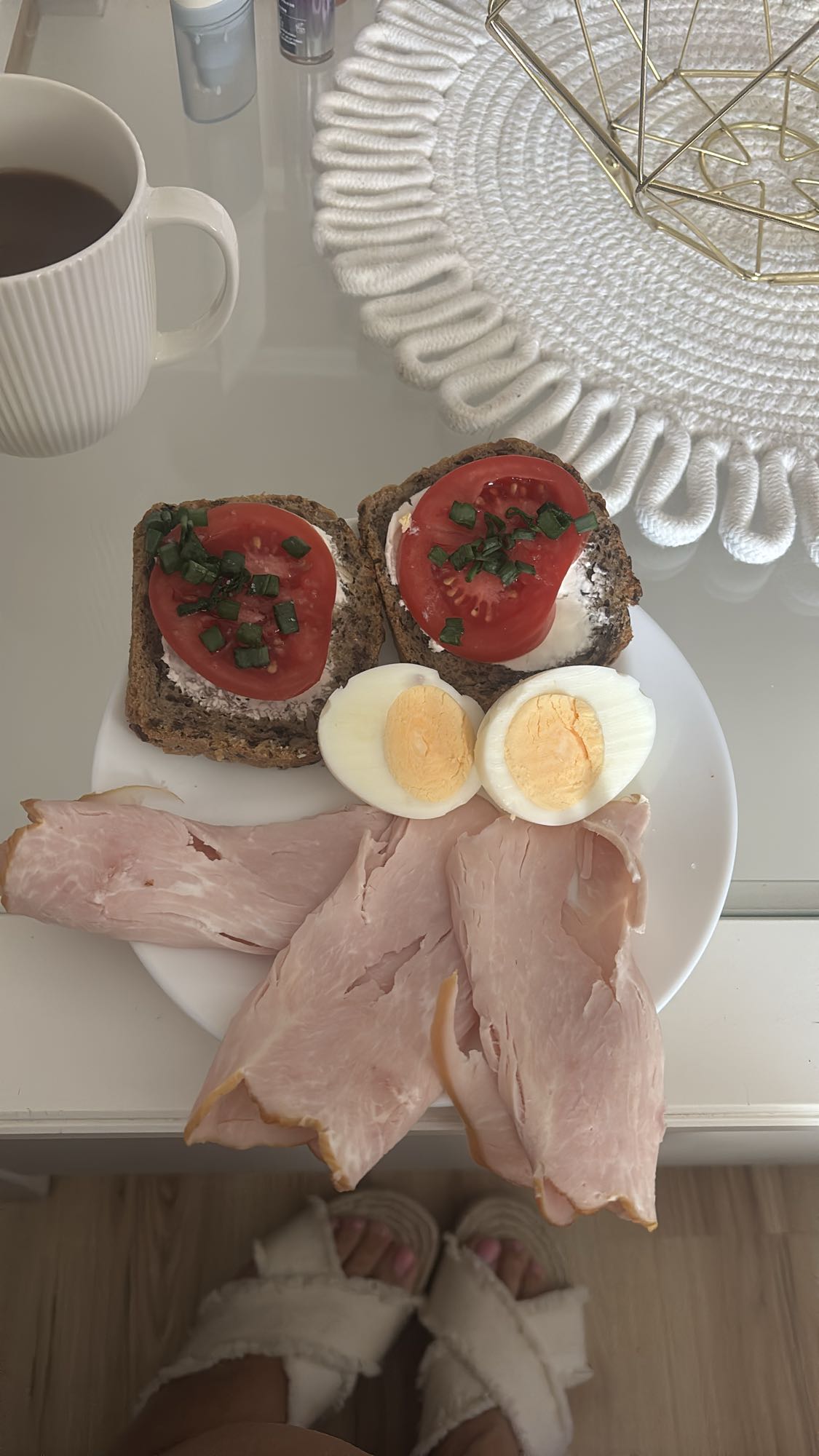 Kanapki z jajkiem i szynką