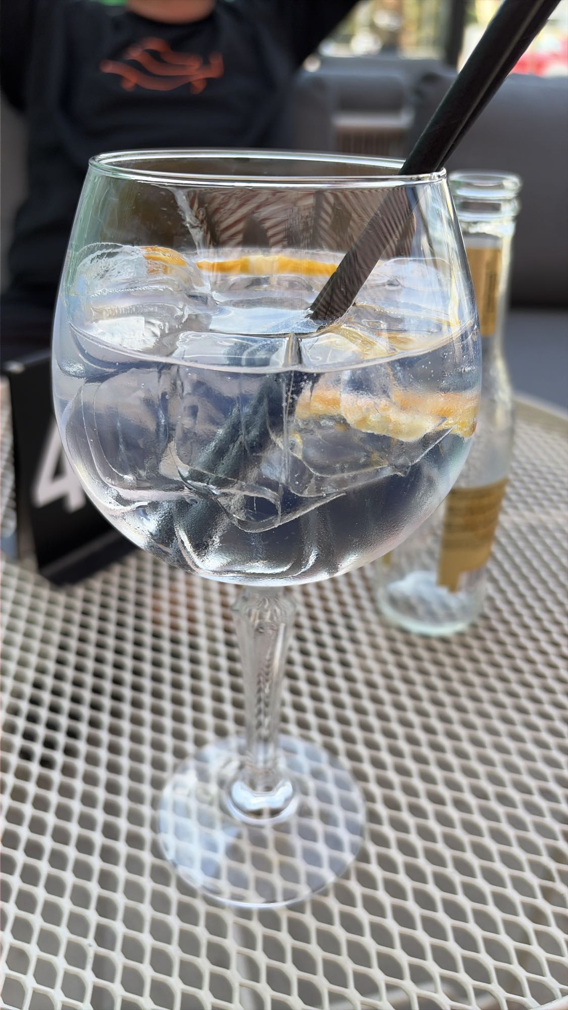 Citronvatten med is