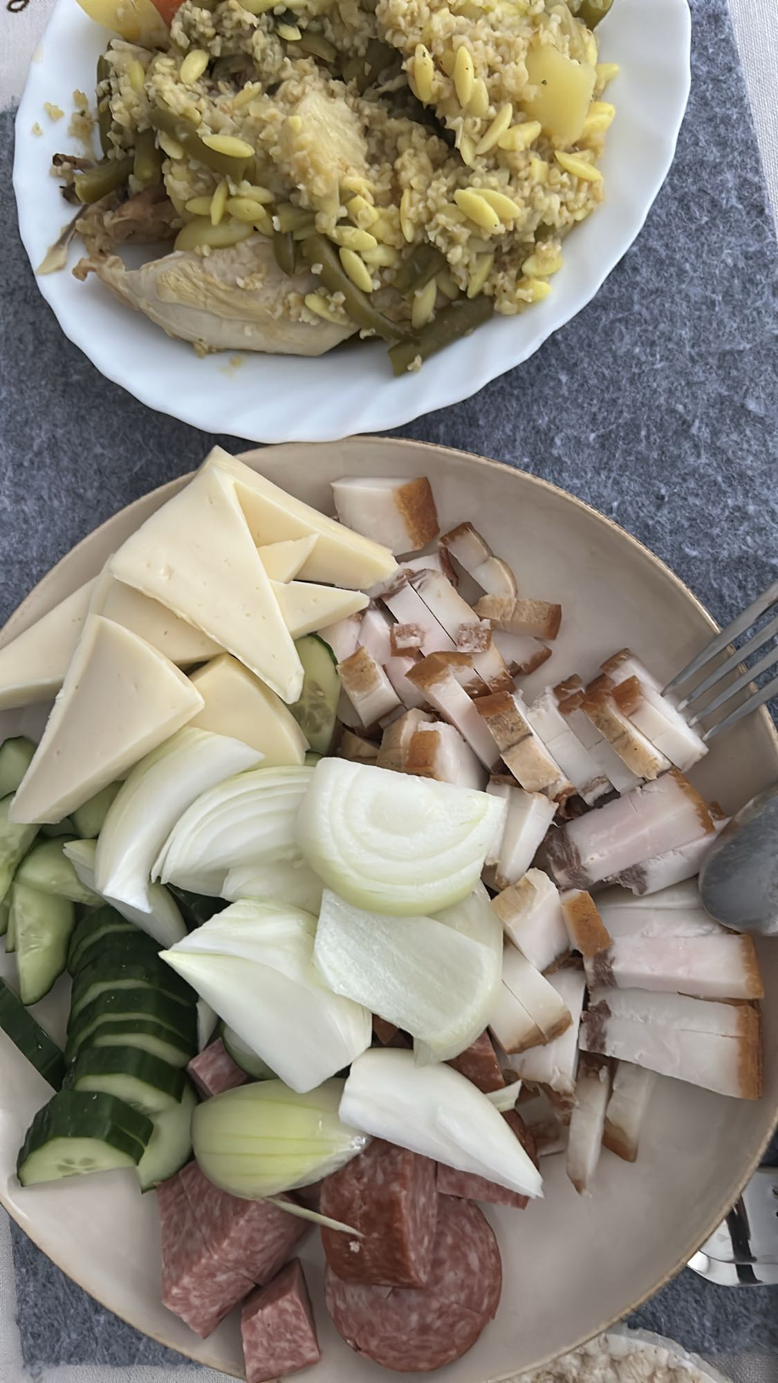 plato mixto con pollo