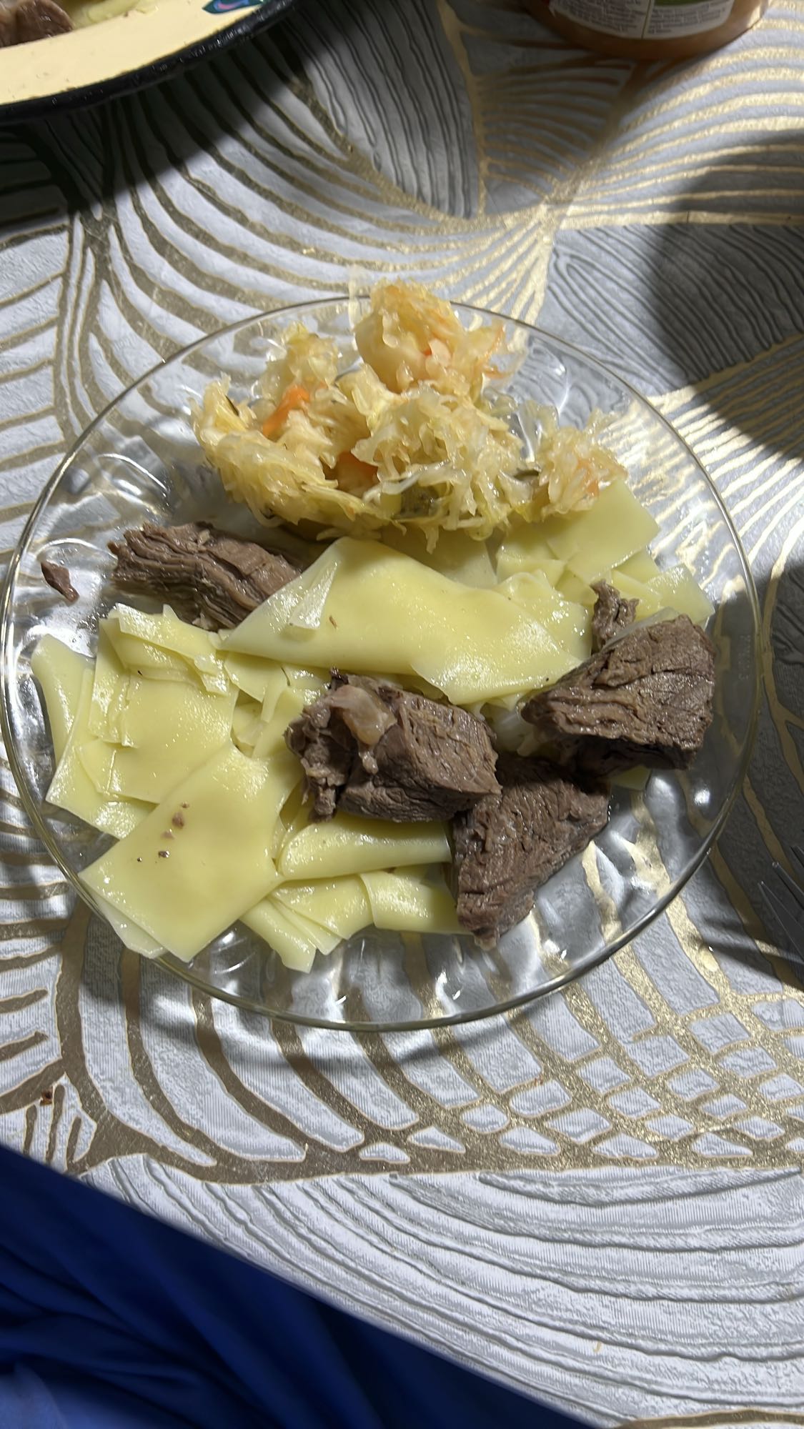лапша с говядиной и капустой