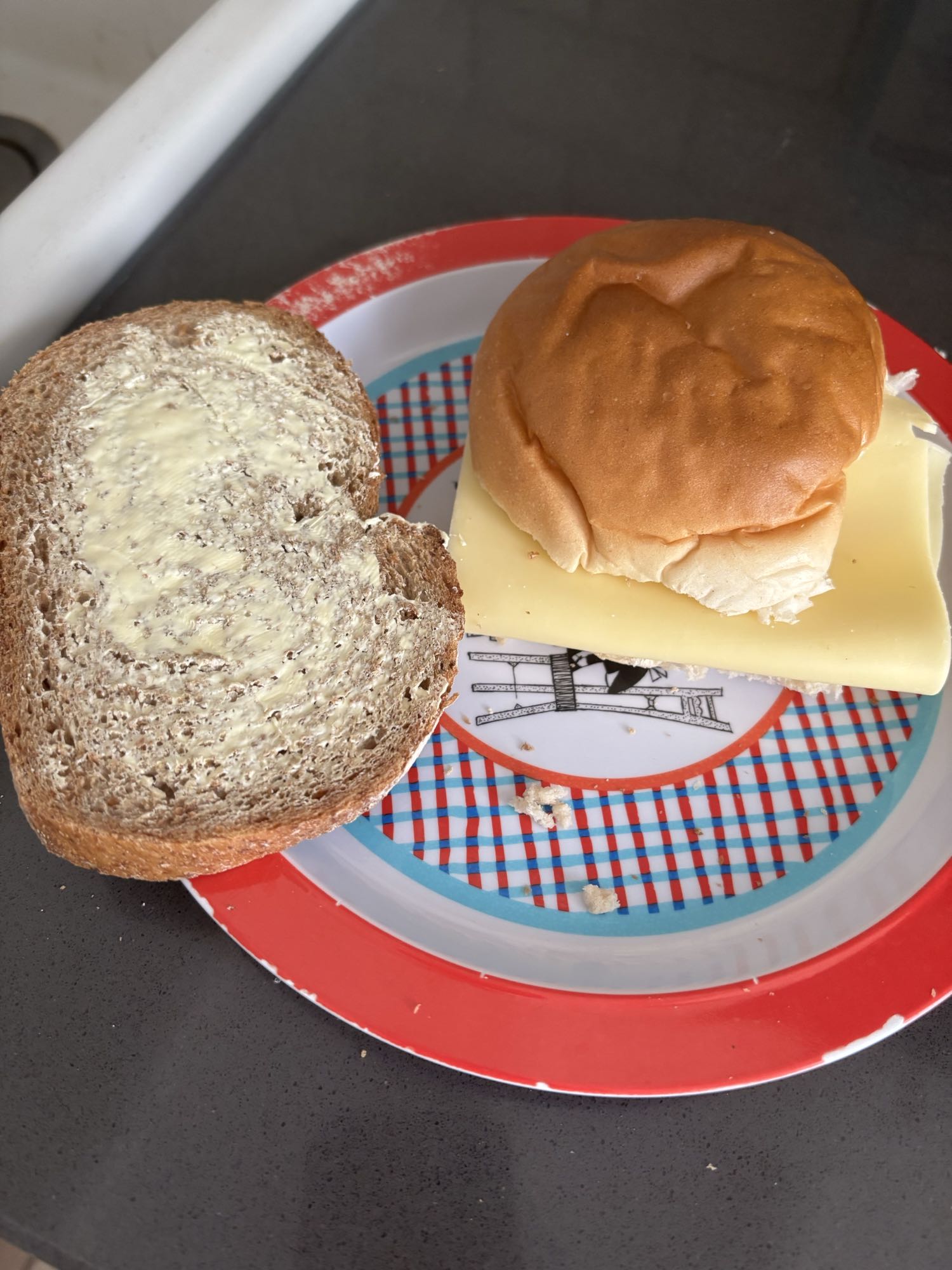 Broodje kaas en boterham