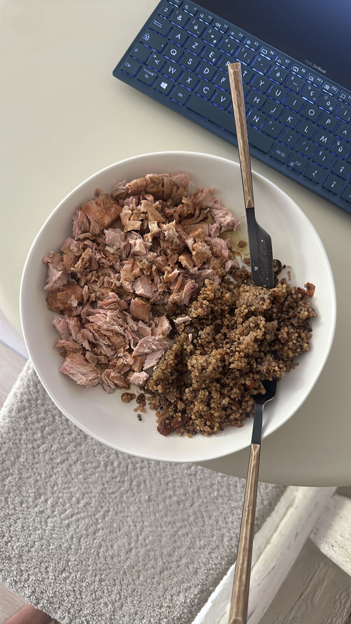 Thon en boîte et quinoa