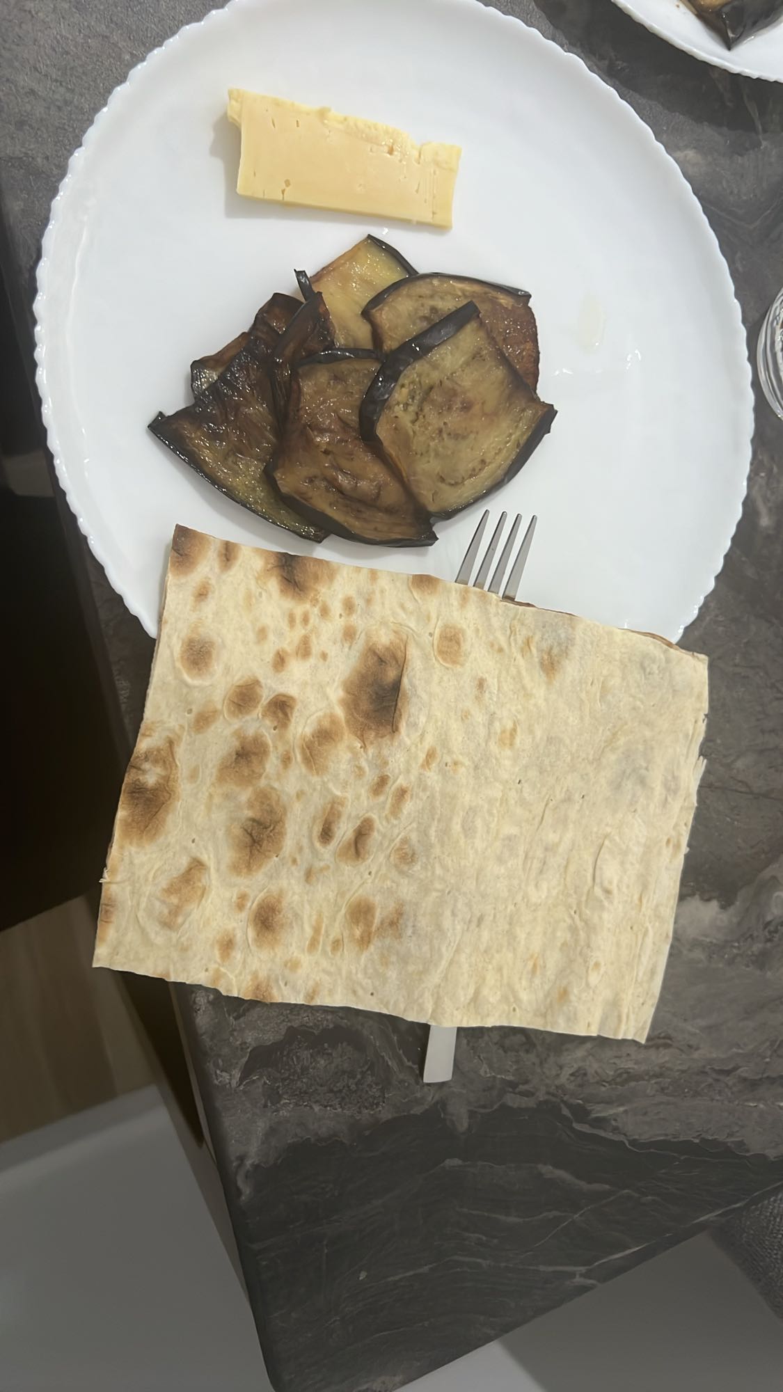 լավաշ սմբուկով և պանրով