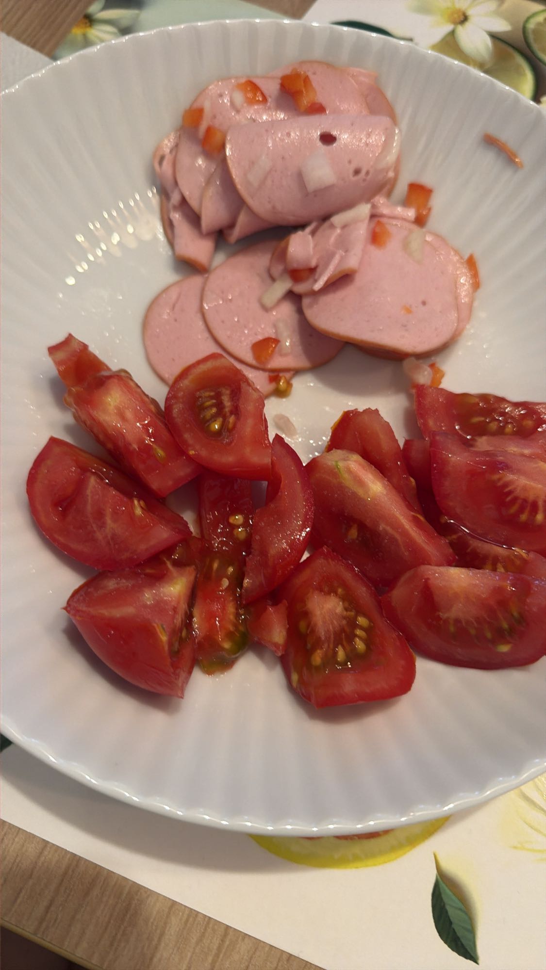 Wurst mit Tomaten