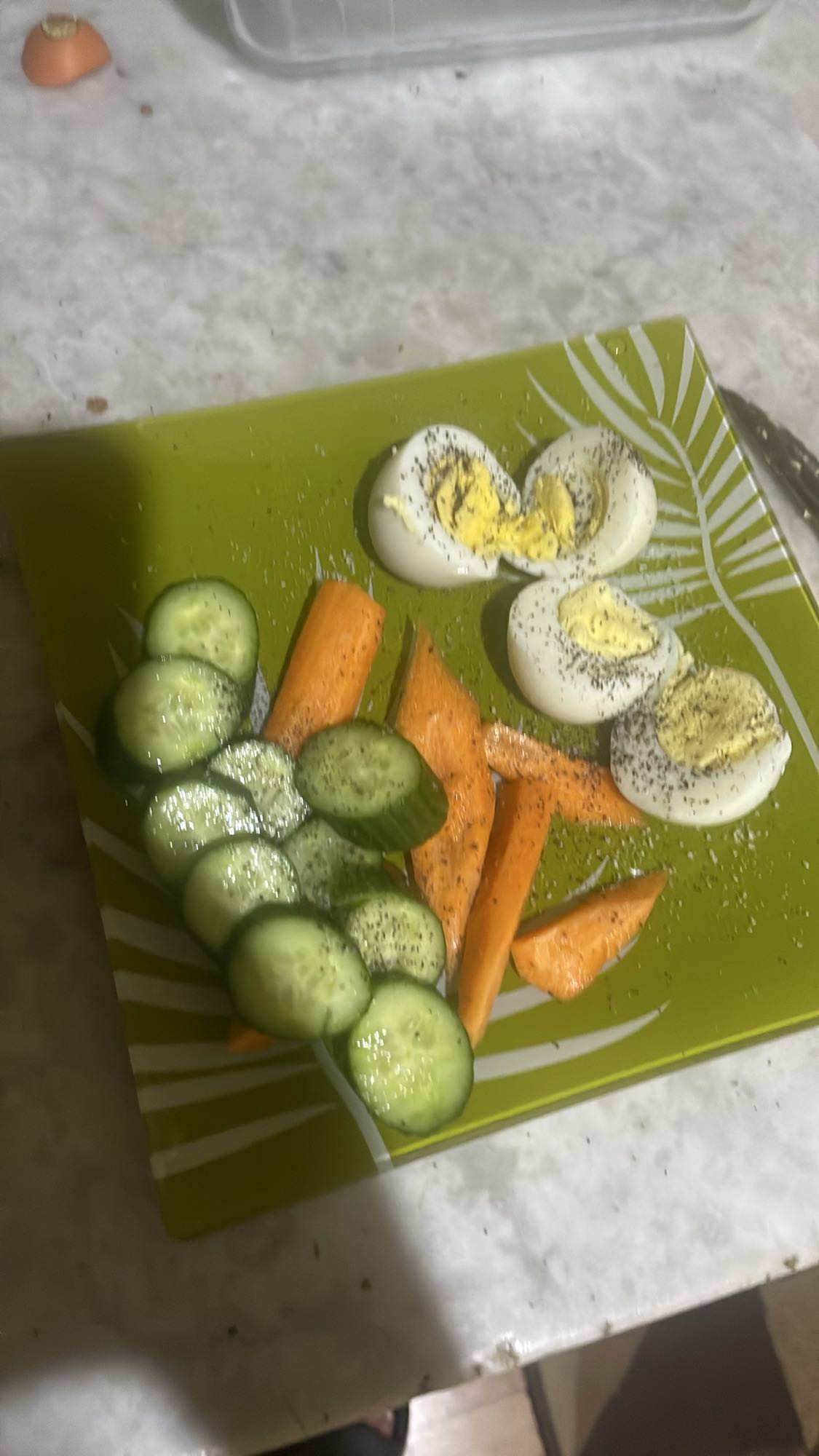 Eggs with Cucumber