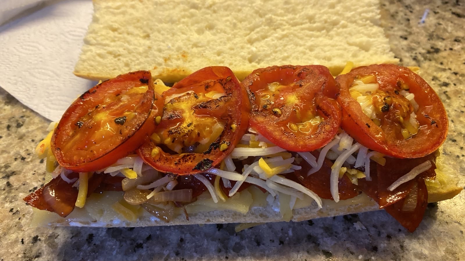 bocadillo con tomate
