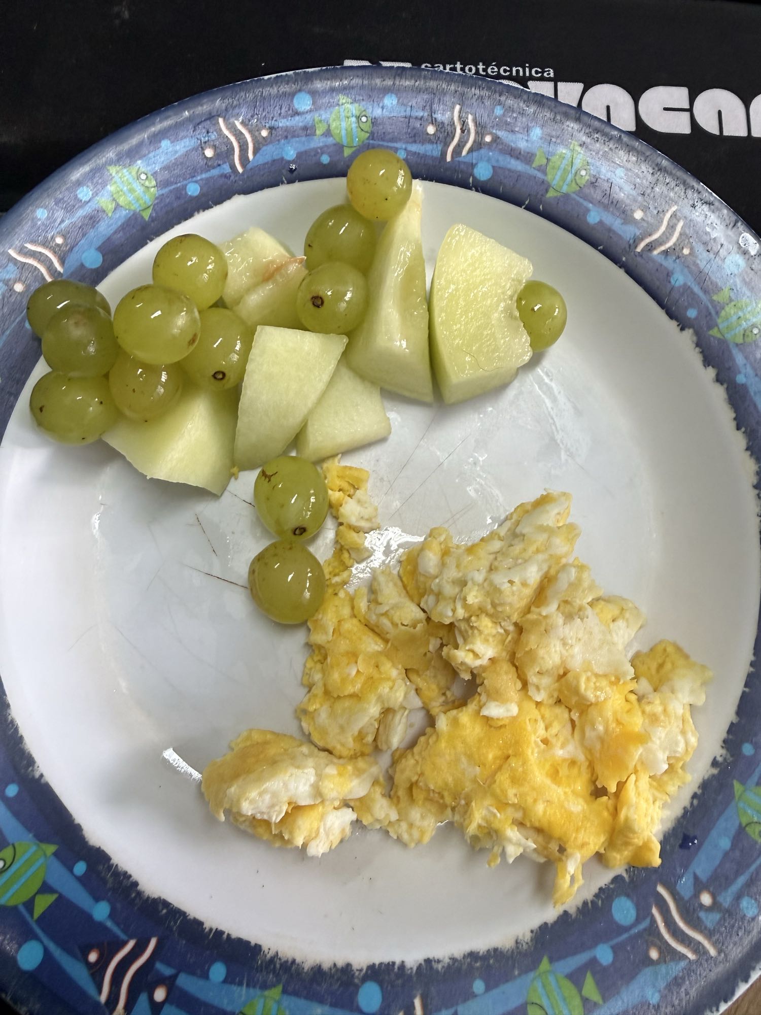 ovos com frutas