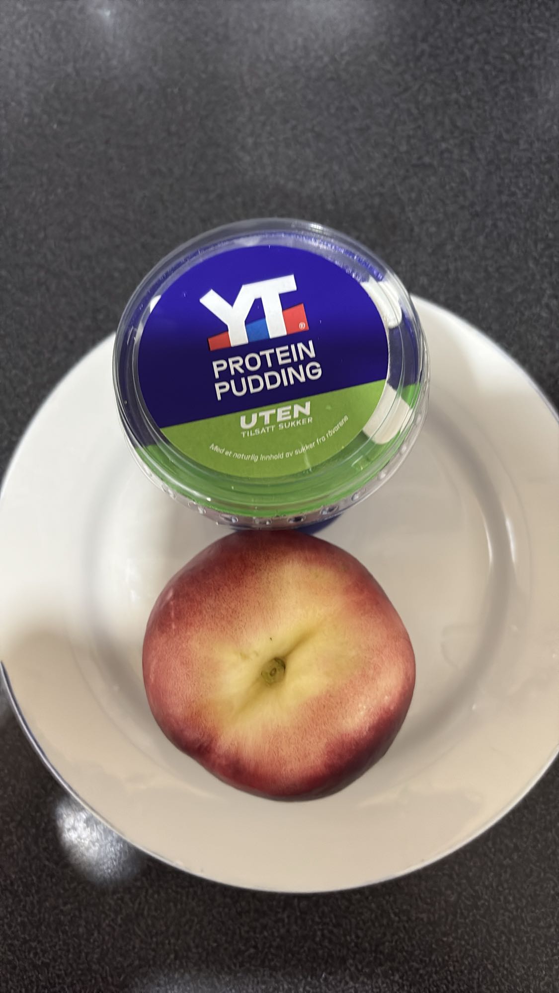 Proteinpudding og nektarin