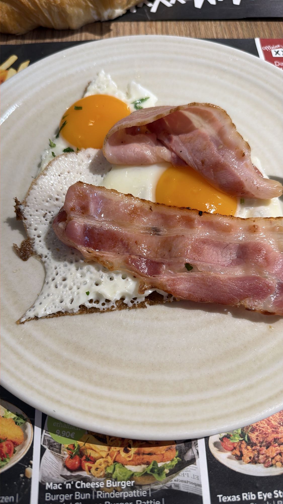 Spiegeleier mit Speck