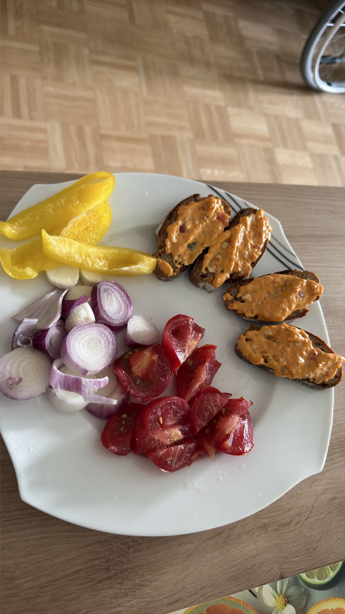 Brot mit Gemüse