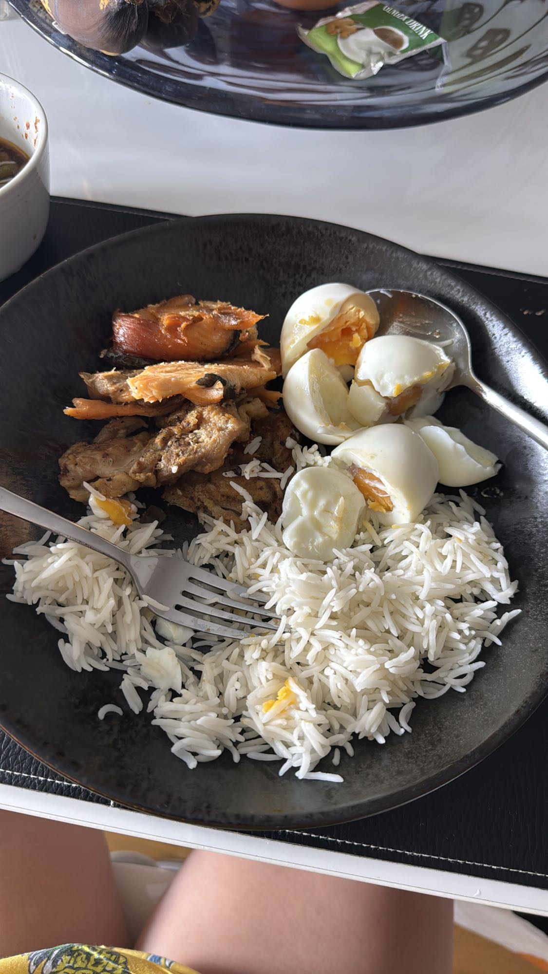 Ris med lax och ägg
