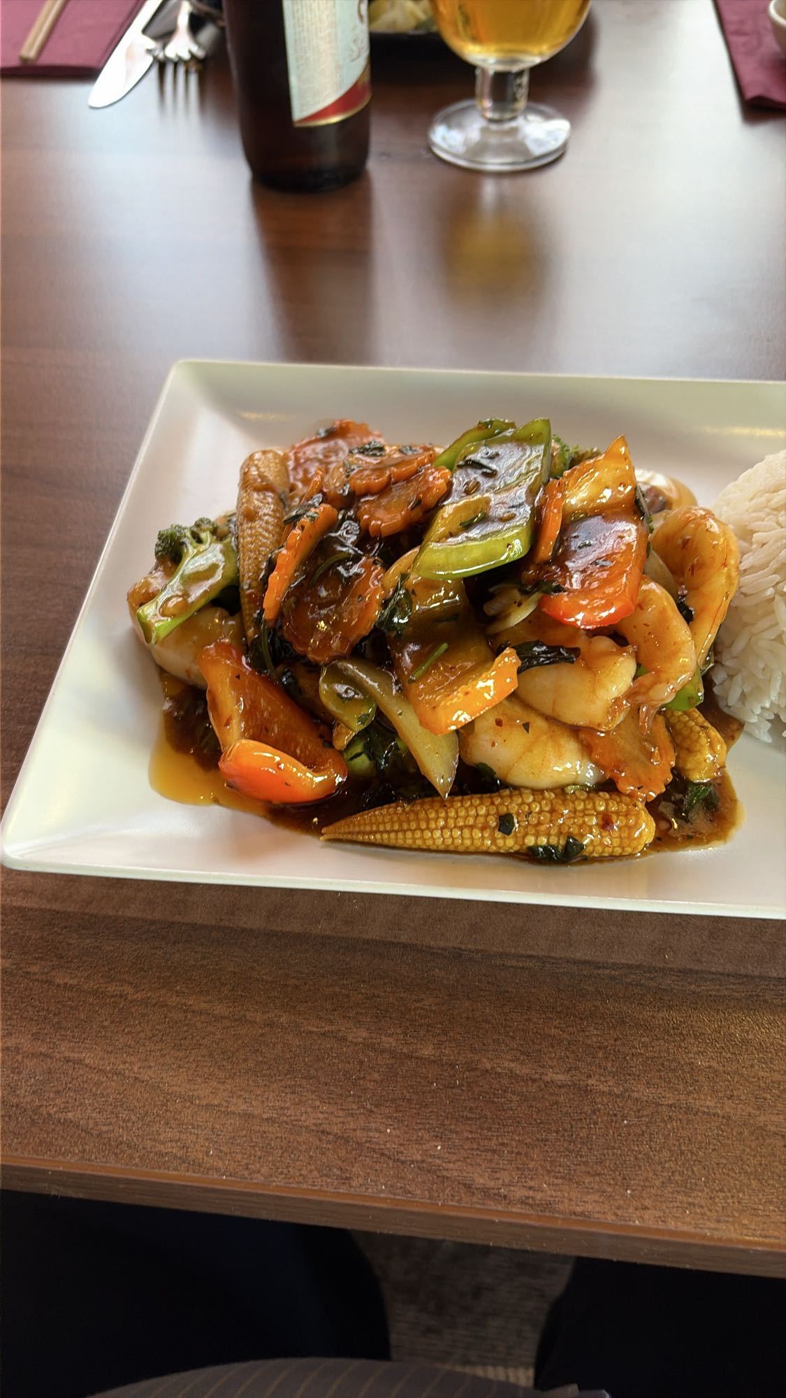 Wokad skaldjur med ris