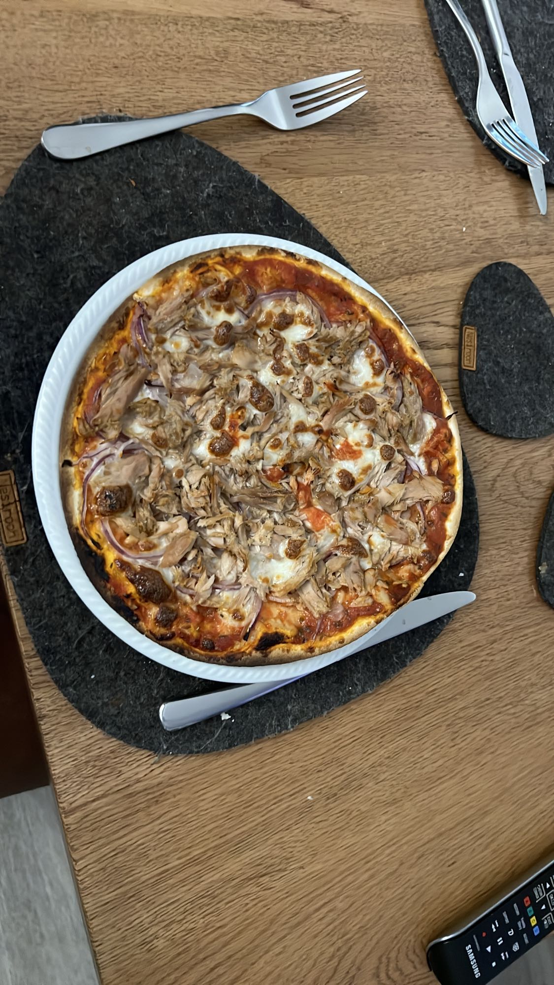 Pizza tonno e cipolla