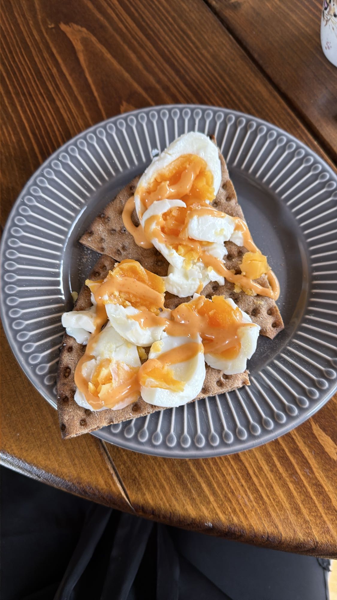 Knäckebröd med ägg