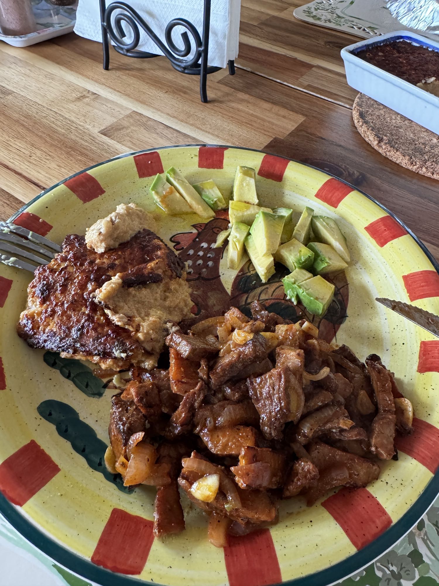 pollo con aguacate