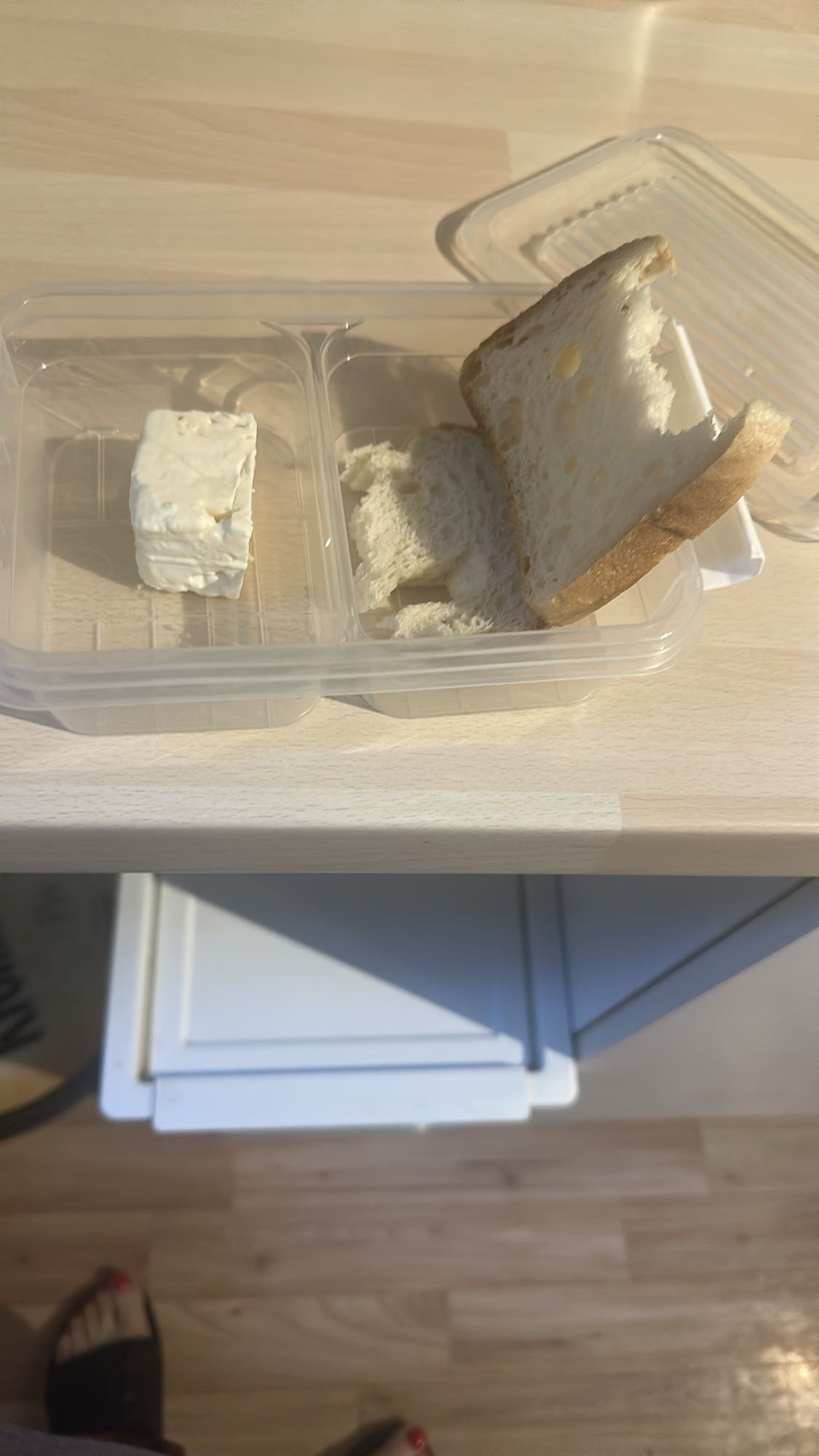 Weißbrot mit Frischkäse
