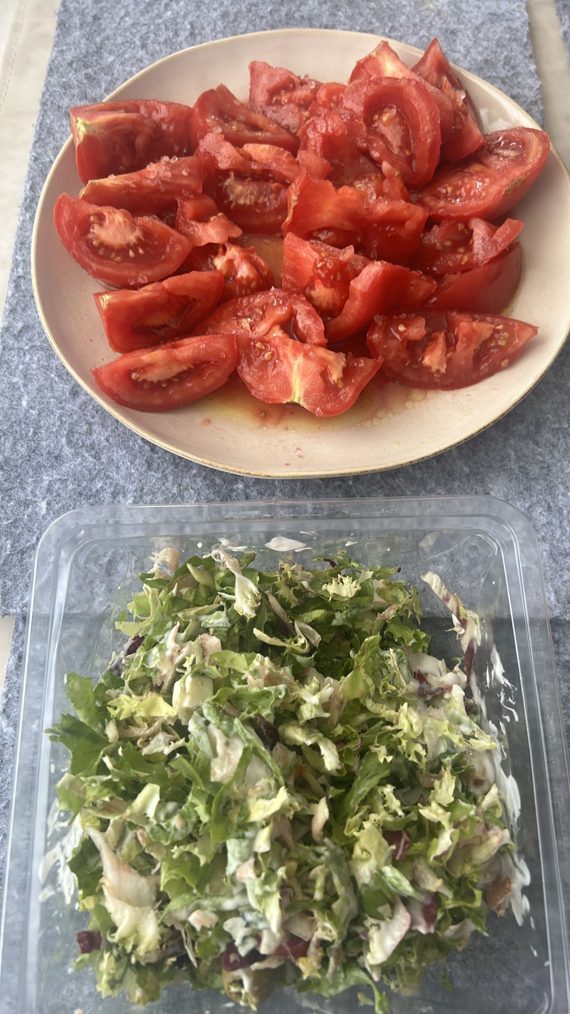 ensalada con tomate