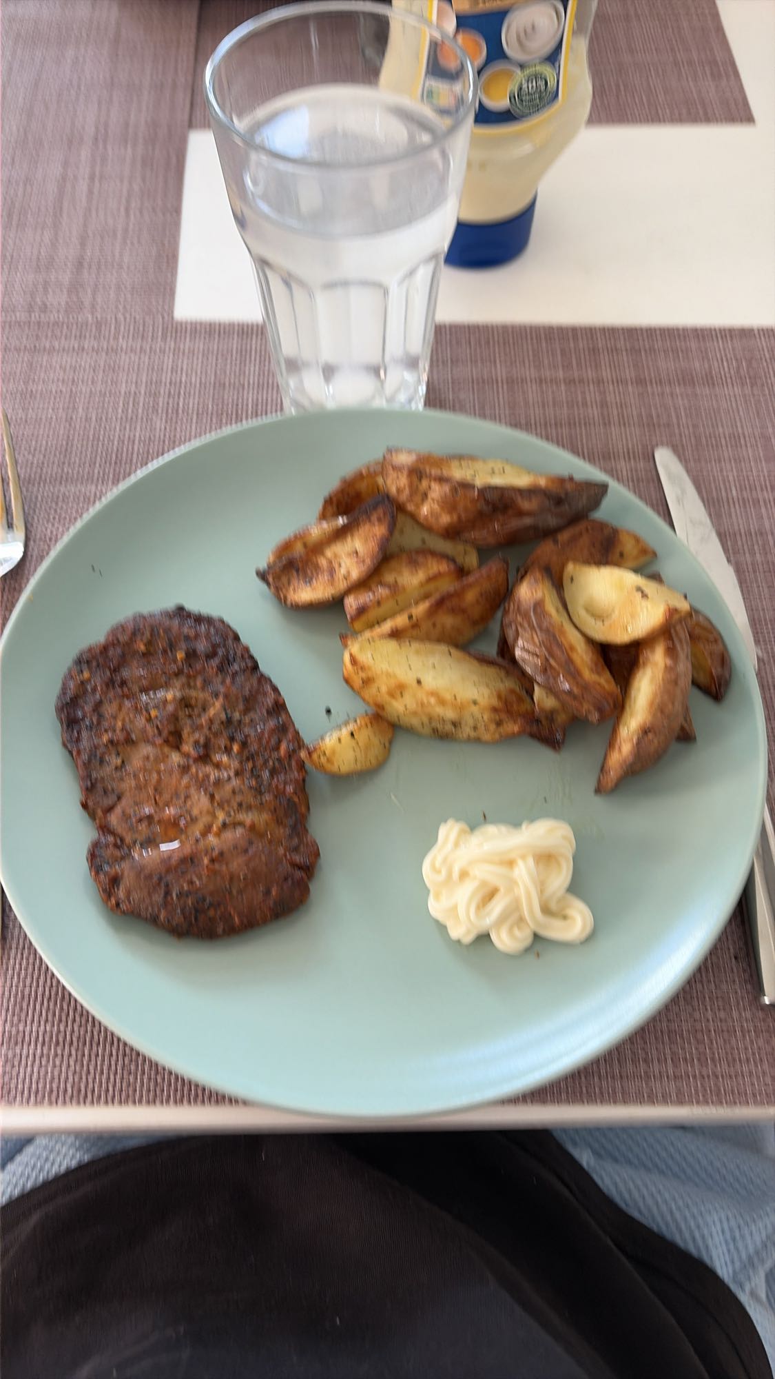 Biff med potatisklyftor