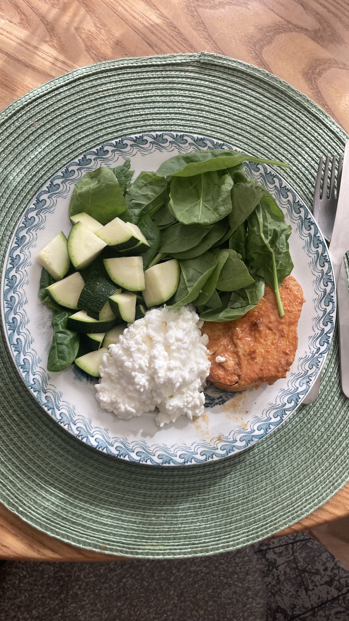 Kycklingfilé med keso och spenat