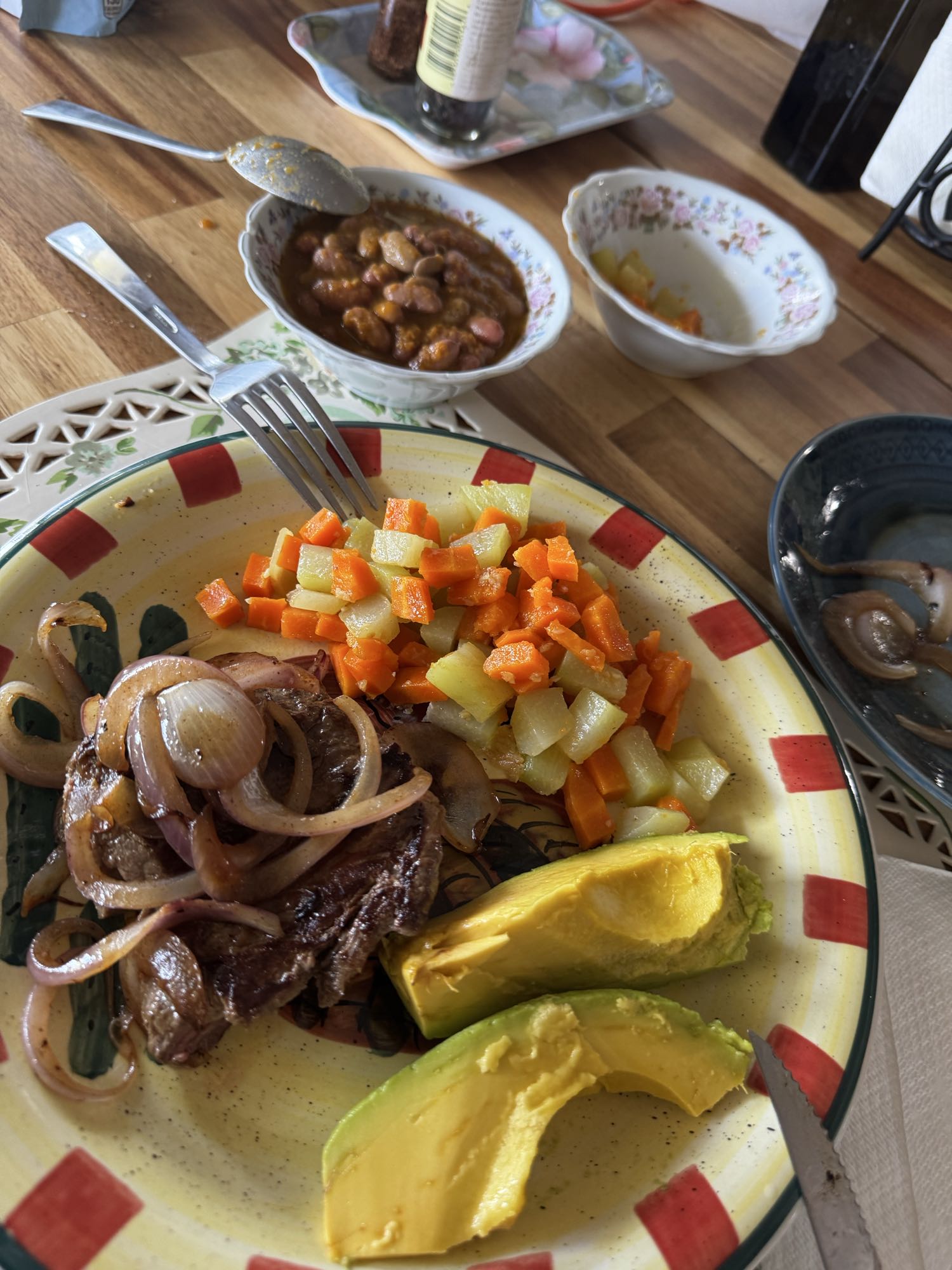 bistec con verduras