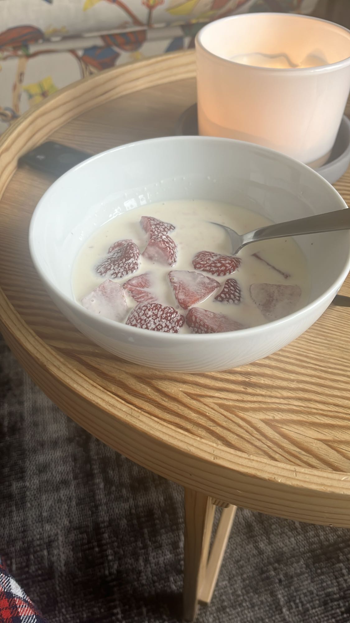 Jordgubbar med mjölk