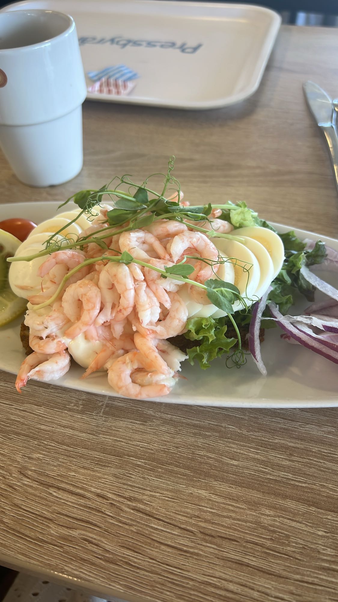 Räkmacka med ägg