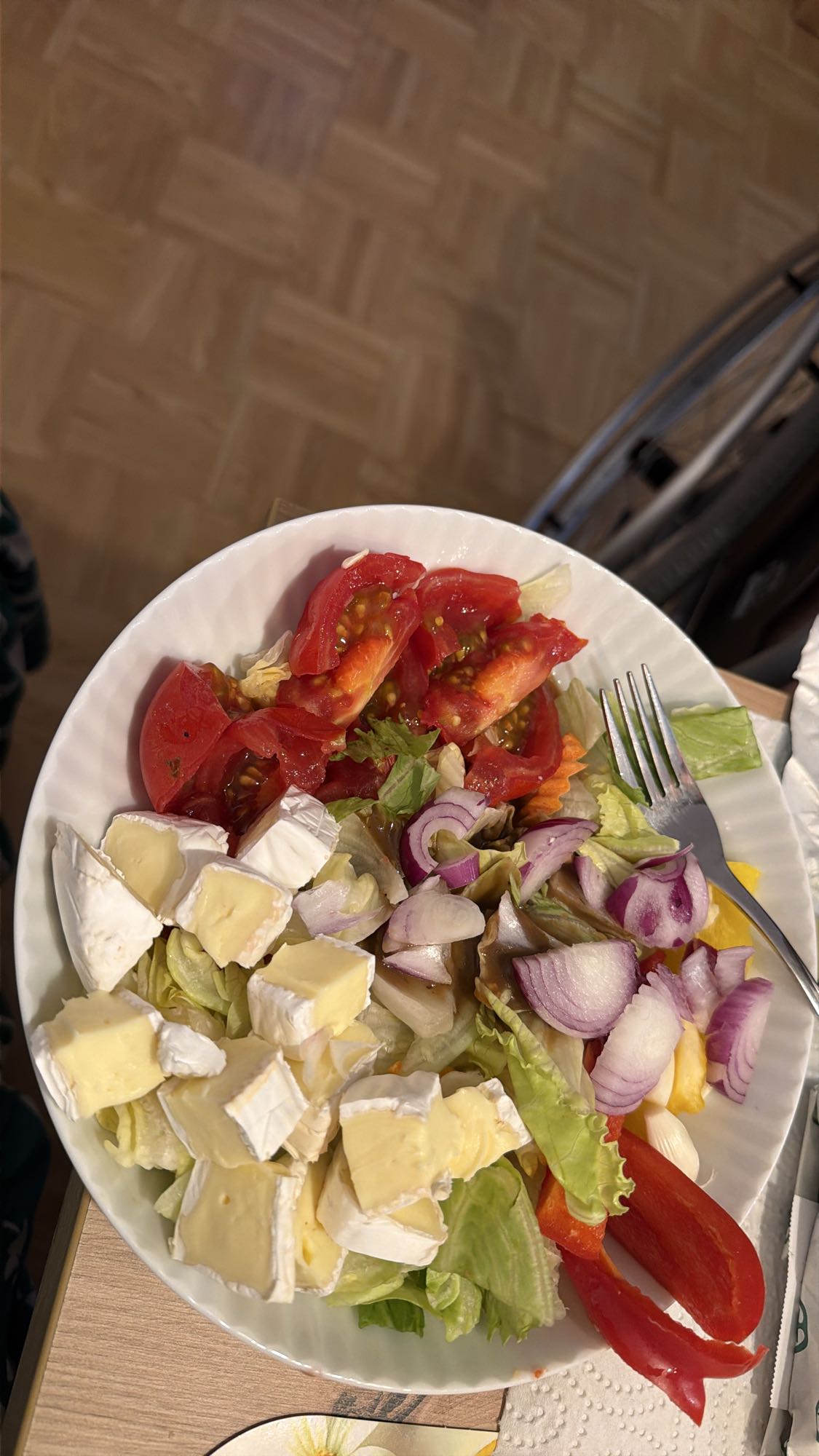 Salat mit Brie