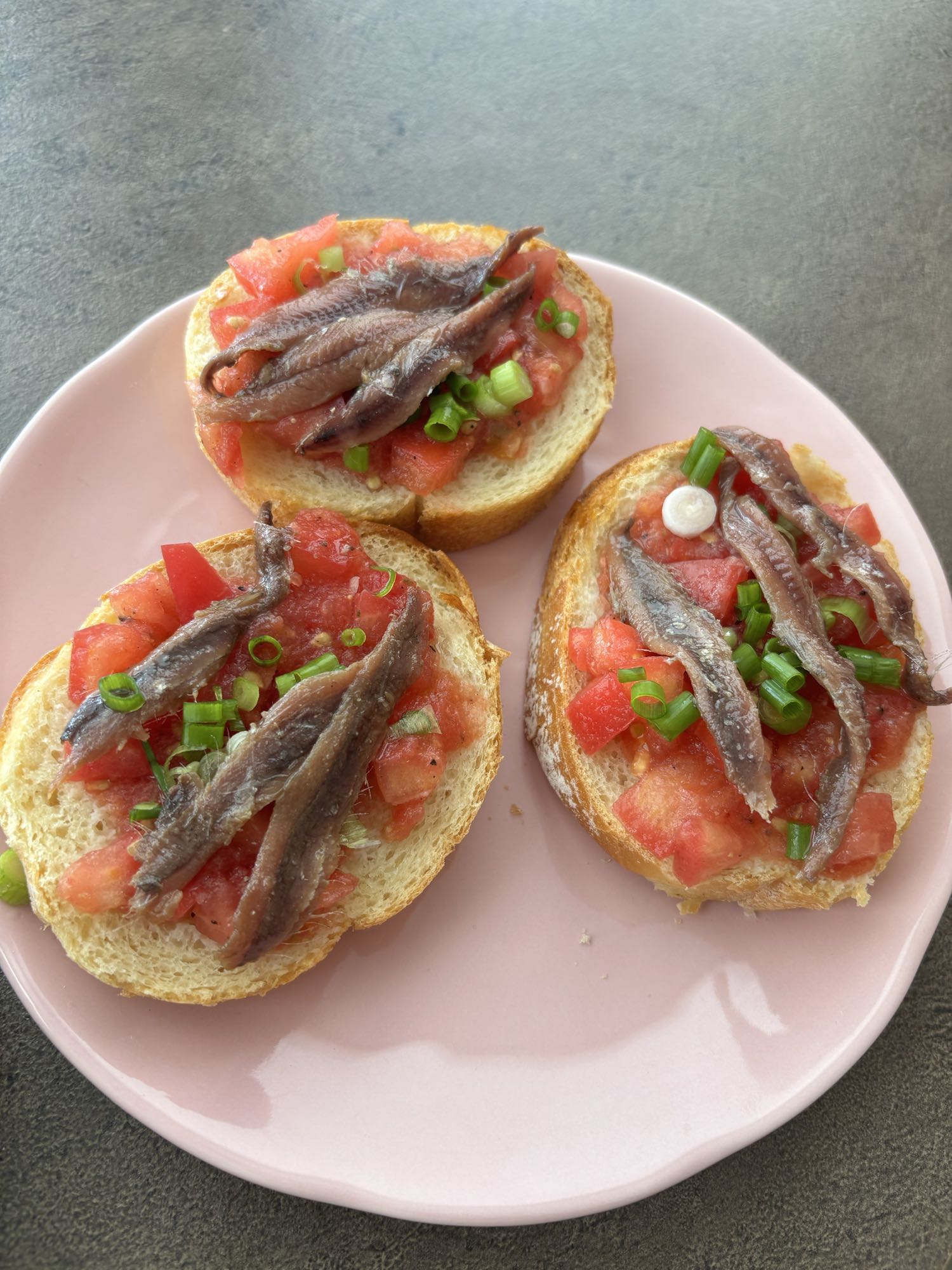 Брускетты с анчоусами