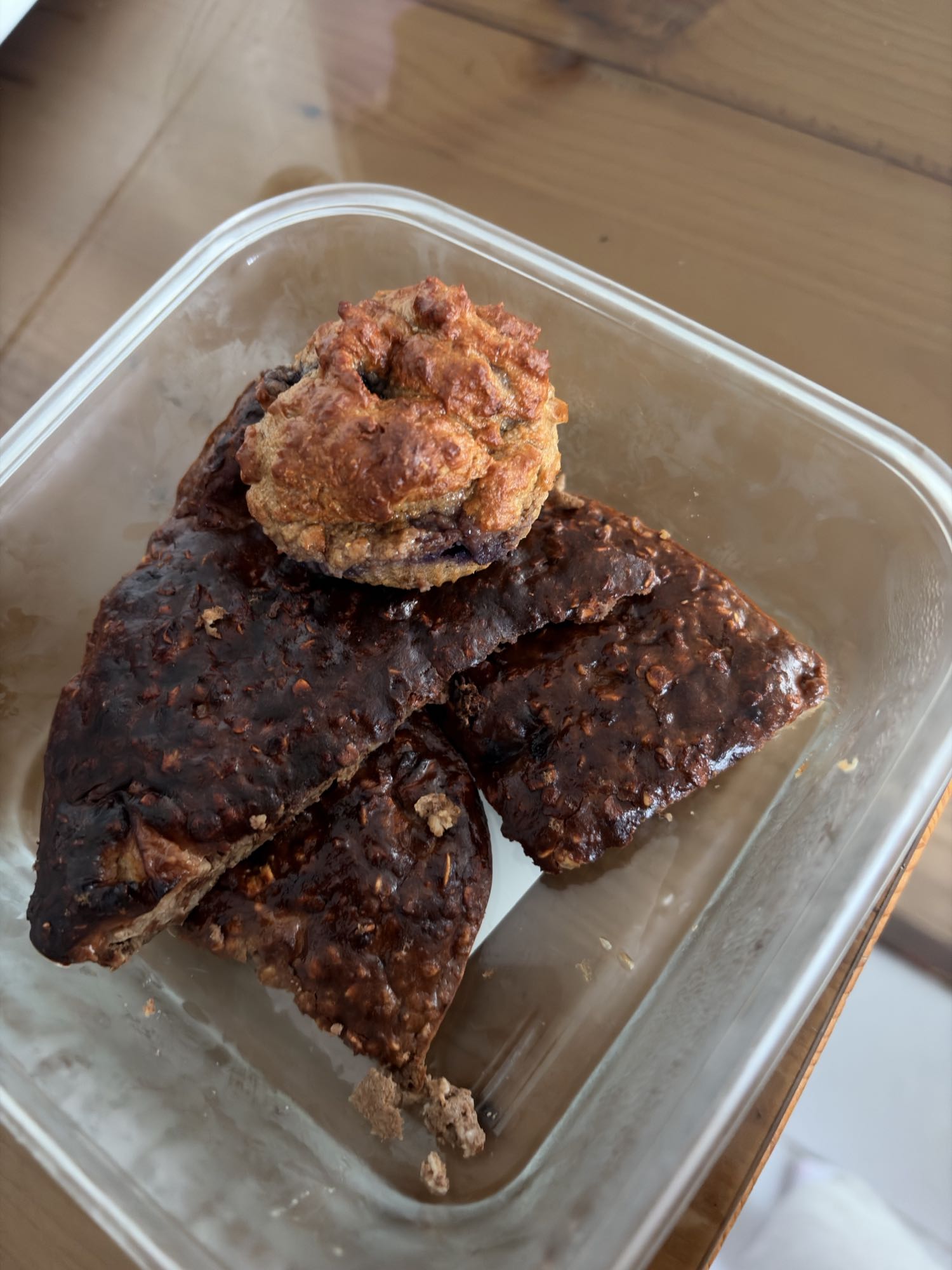 Brioșă proteică cu afine și baked oats low carb