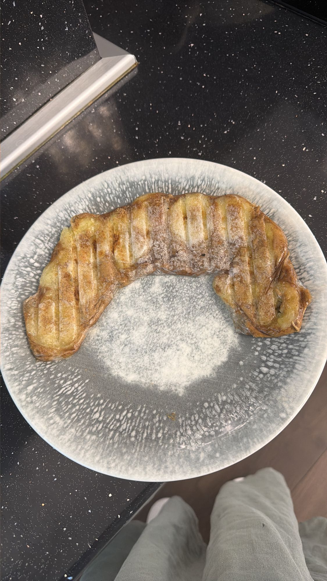 Яблочный круассан