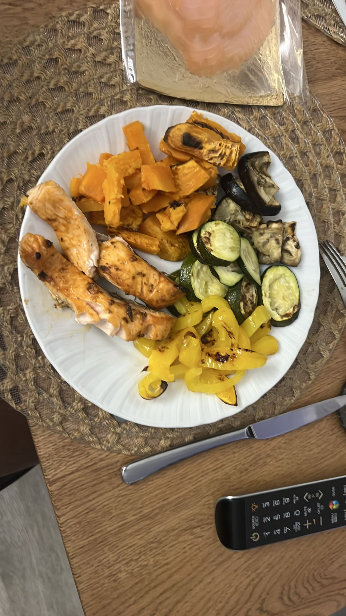 Salmone con verdure