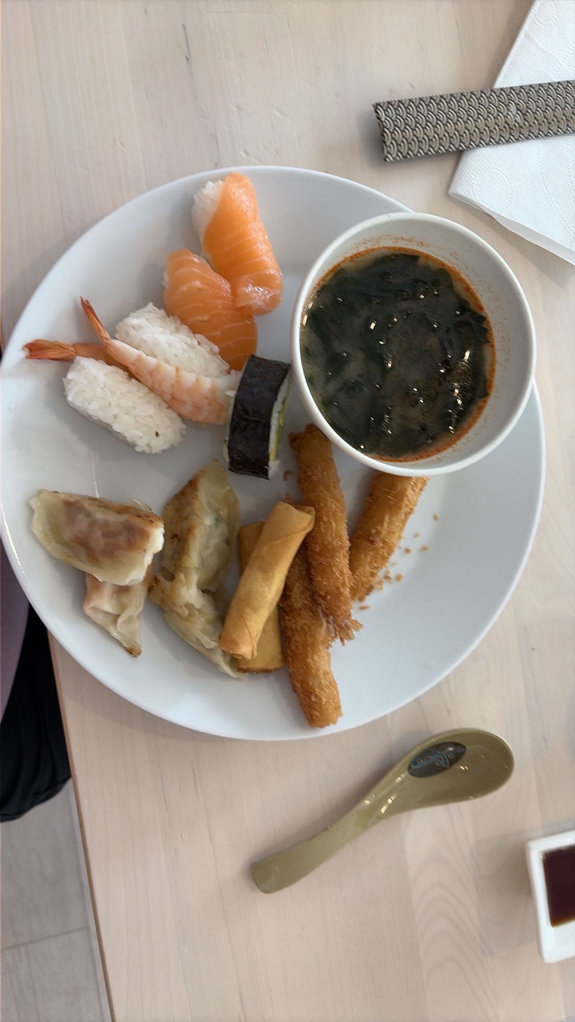 Sushitallrik med soppa