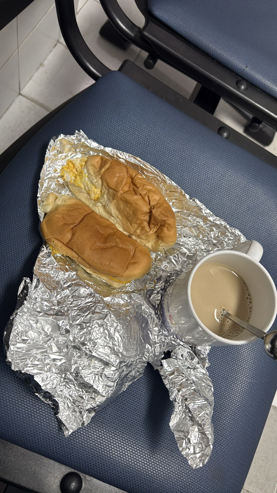 sándwiches con café