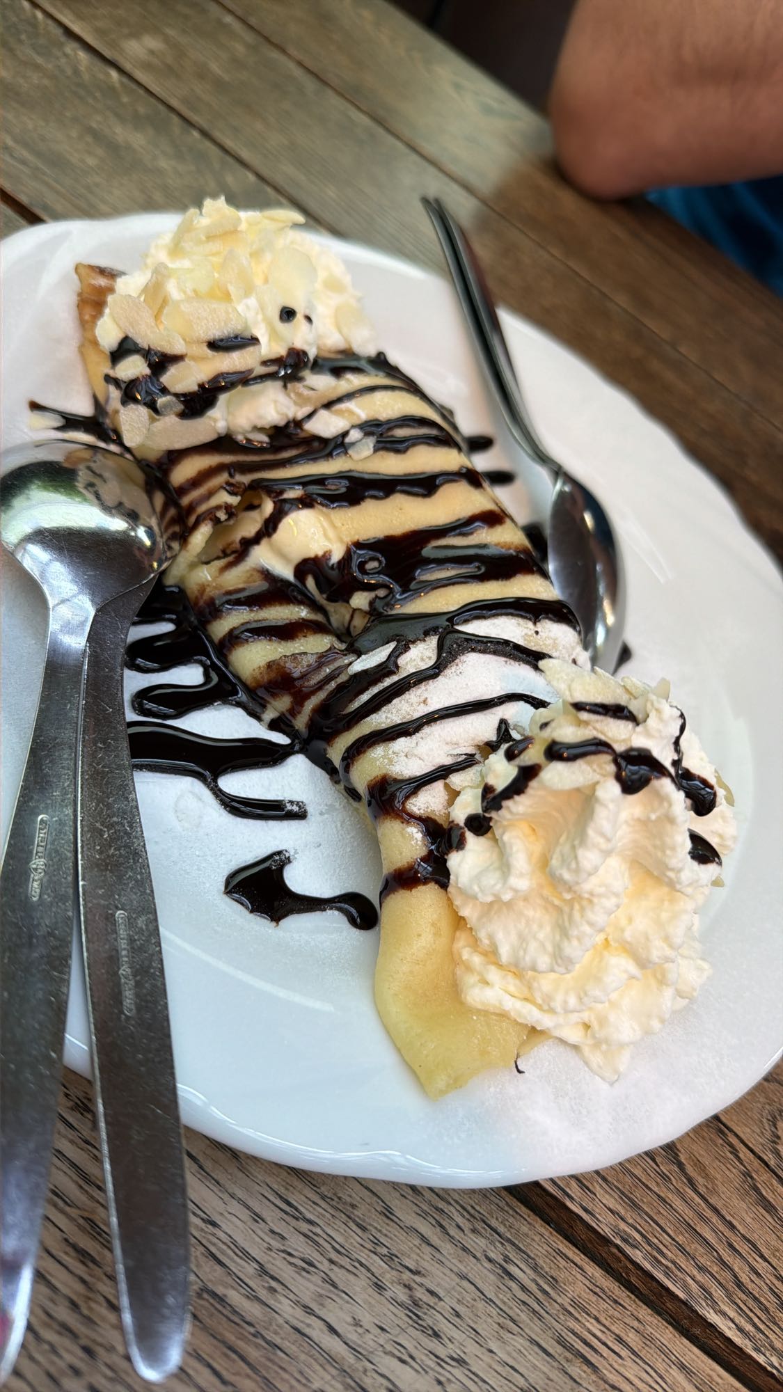 Schoko-Crêpe mit Sahne