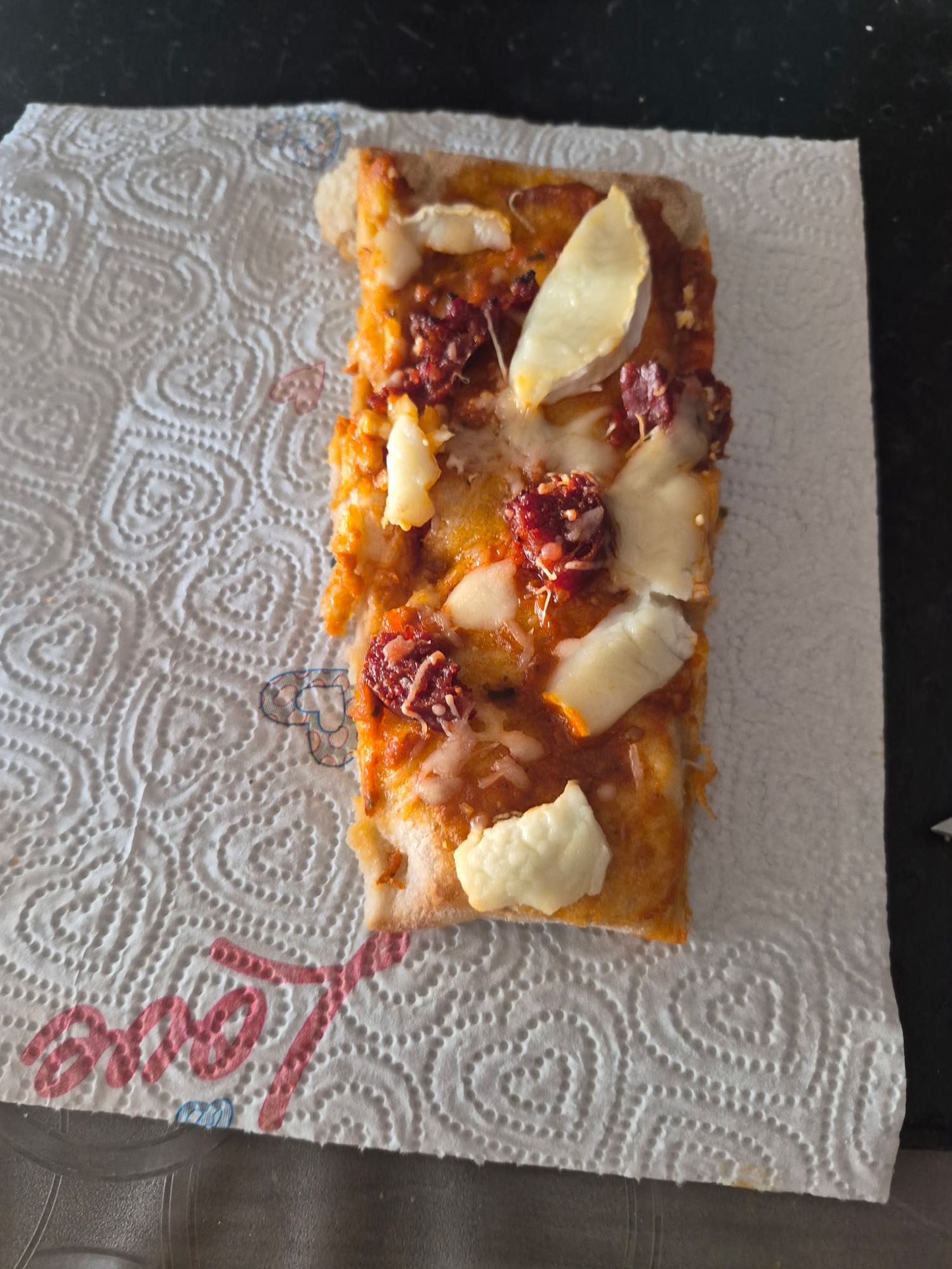 Part de pizza au chorizo