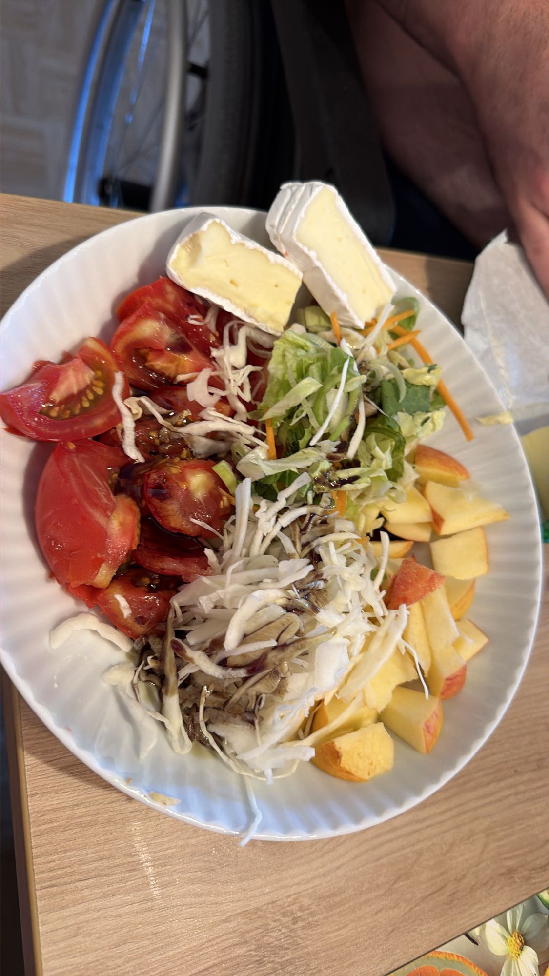 Salat mit Brie und Apfel
