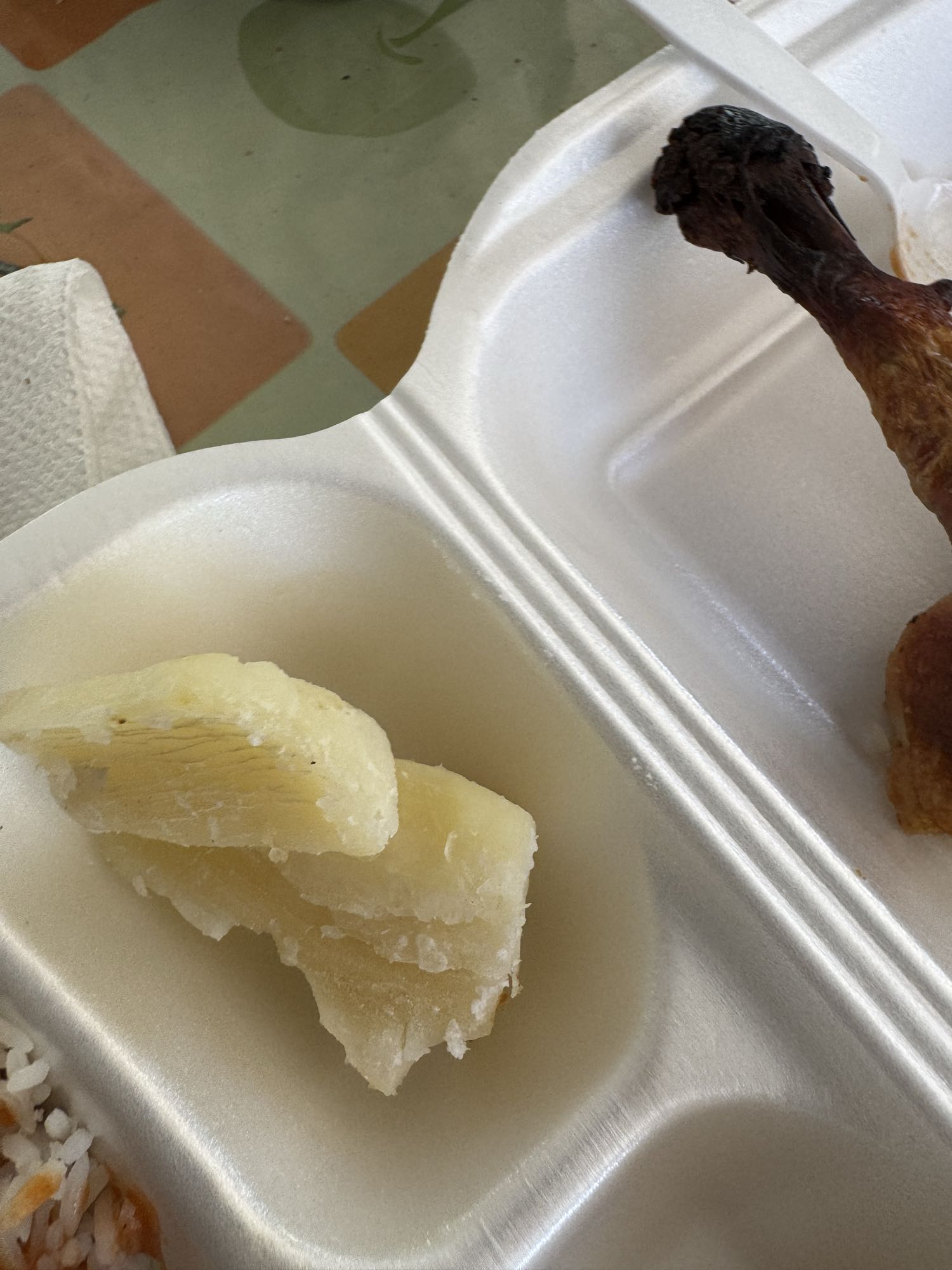 pollo con yuca y arroz