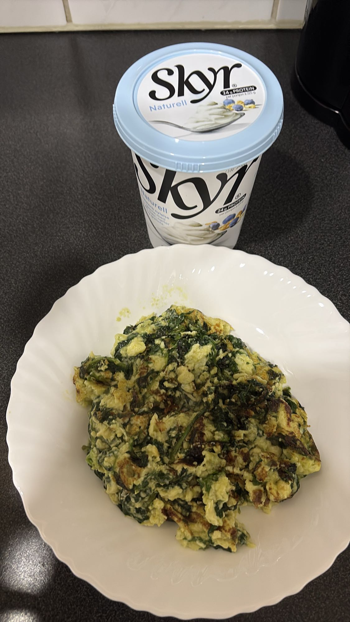 Eggerøre med spinat og skyr