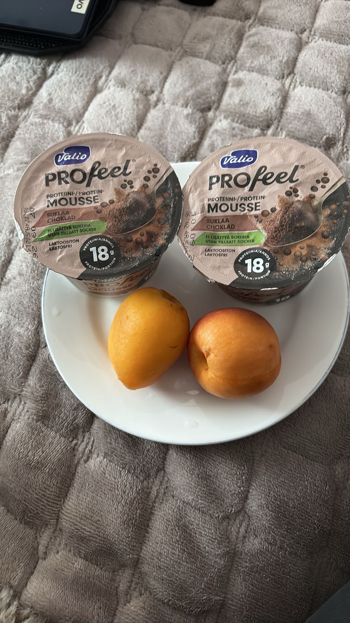 Proteinmousse med frukt