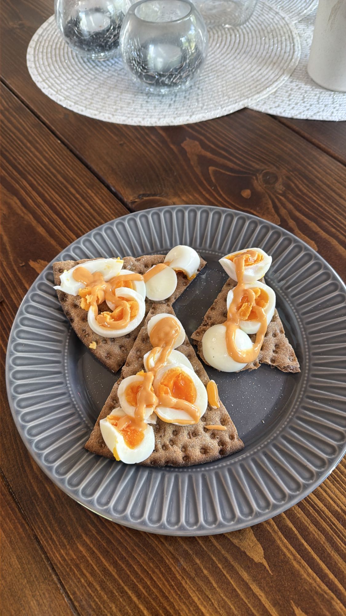 Knäcke med ägg