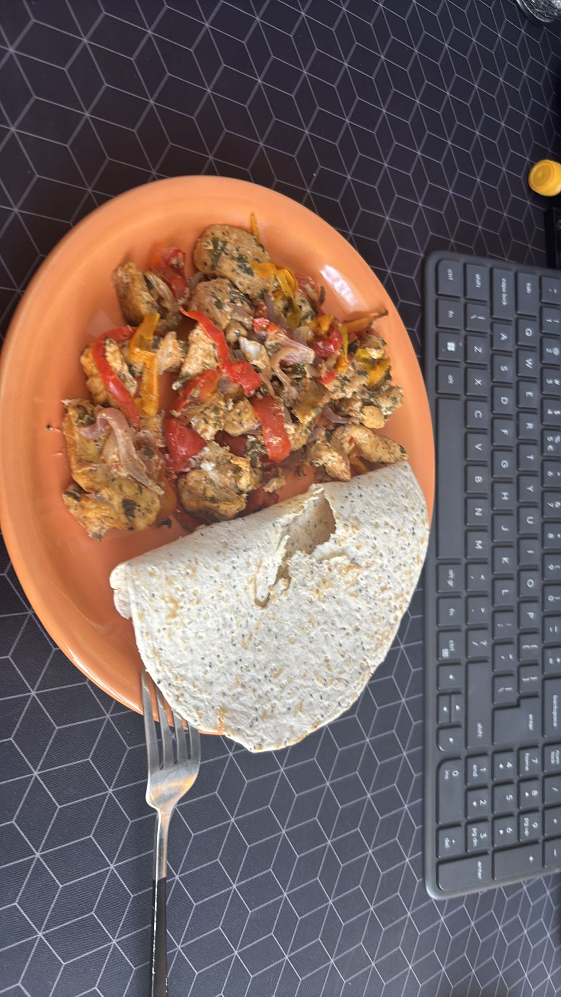 Wrap cu pui si legume