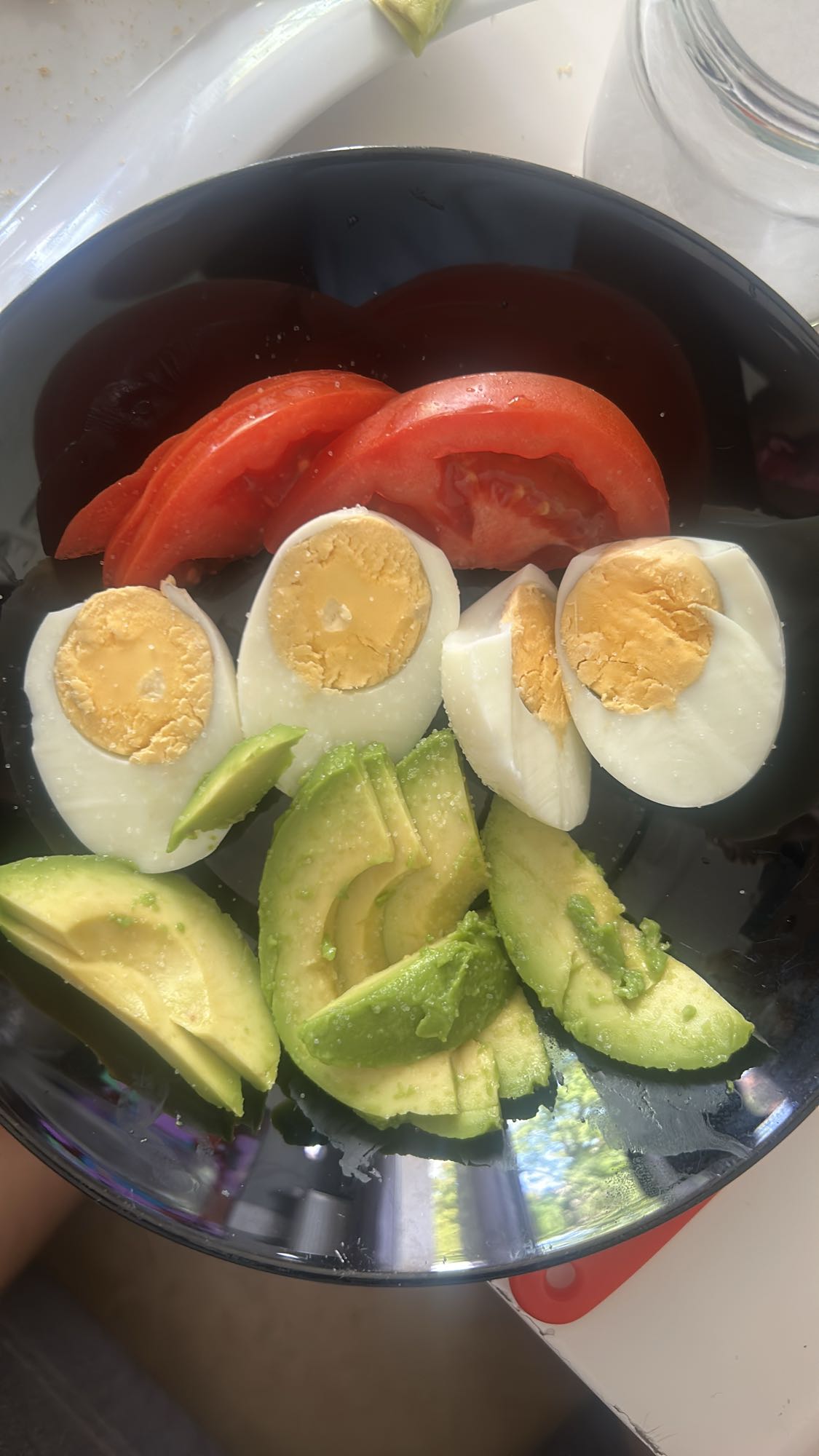 Eier mit Avocado