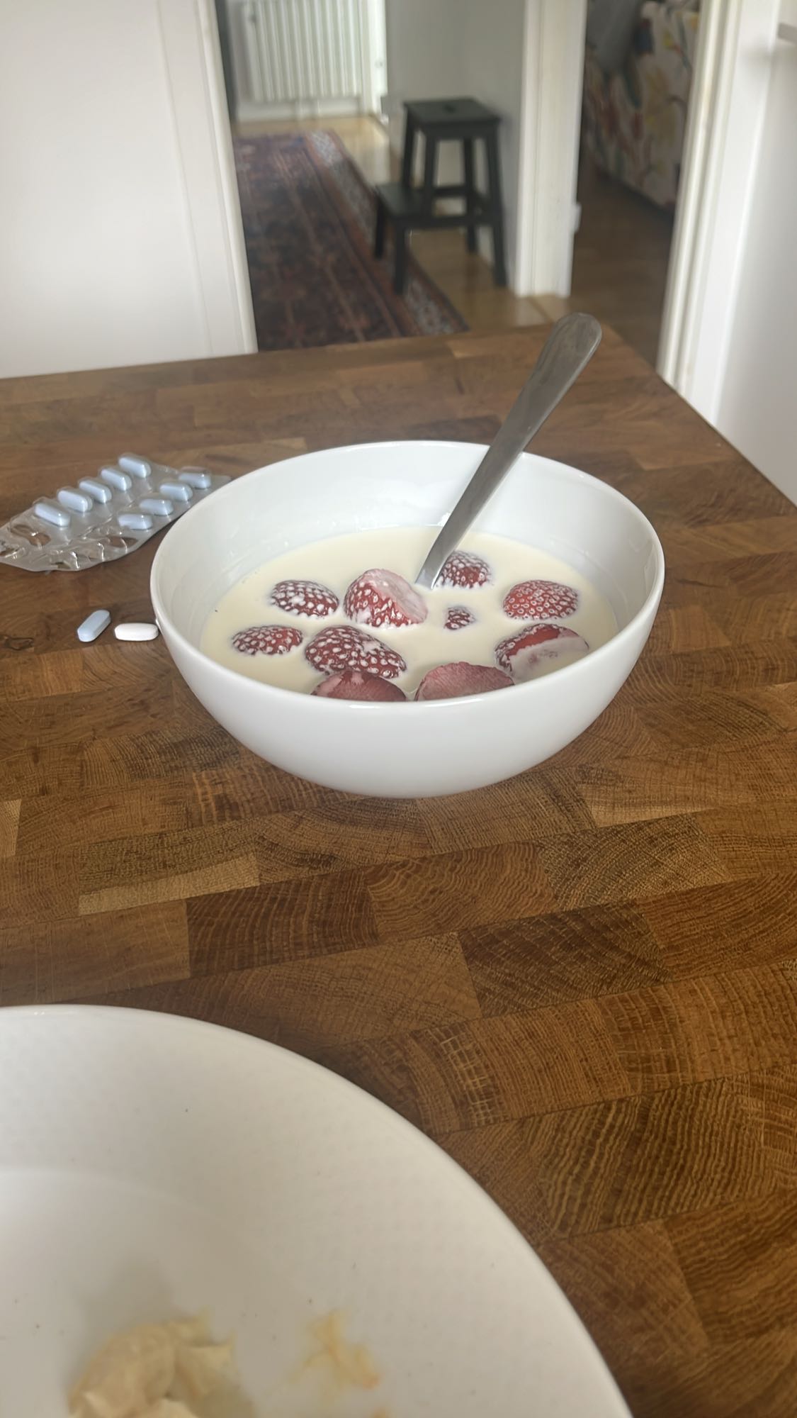 Jordgubbar med mjölk