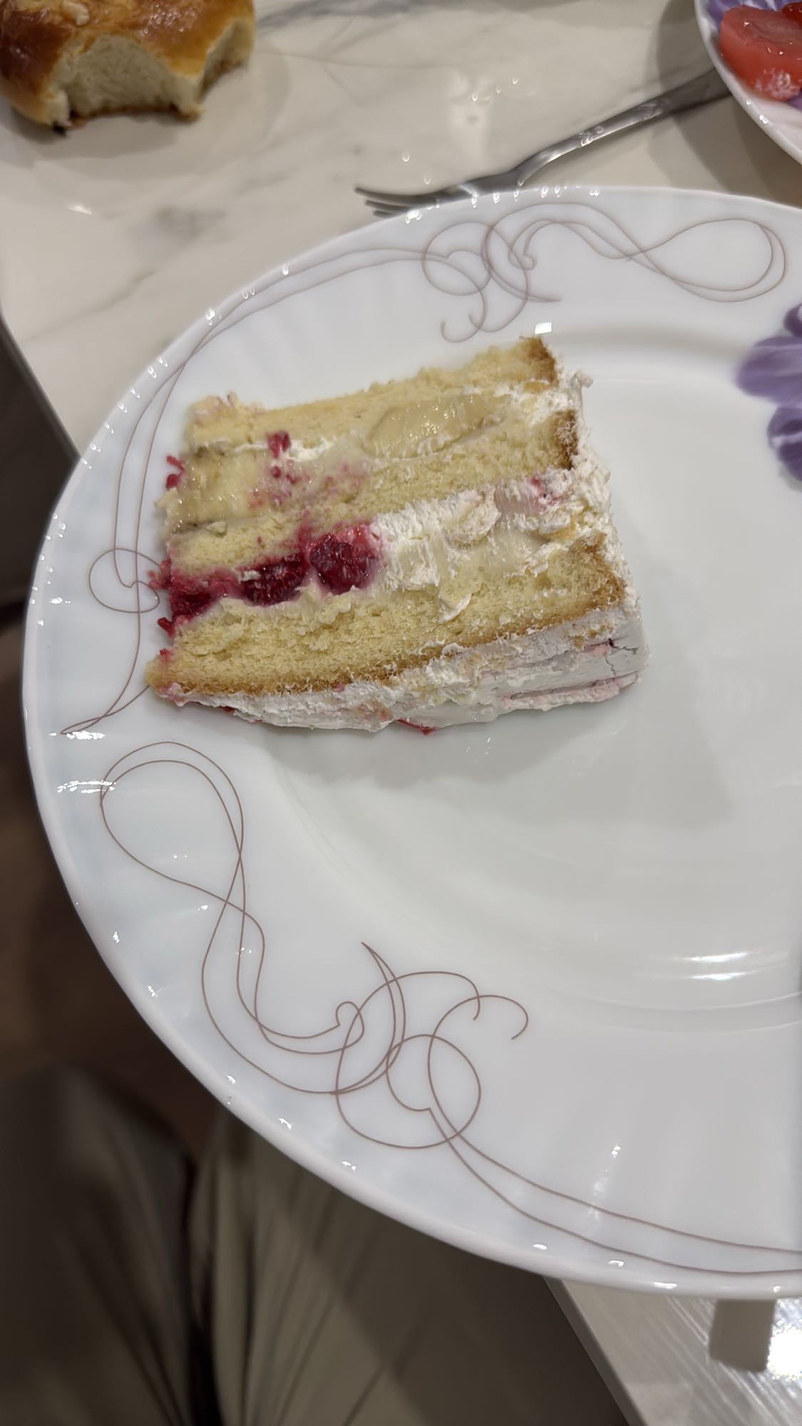 Meyveli pasta dilimi