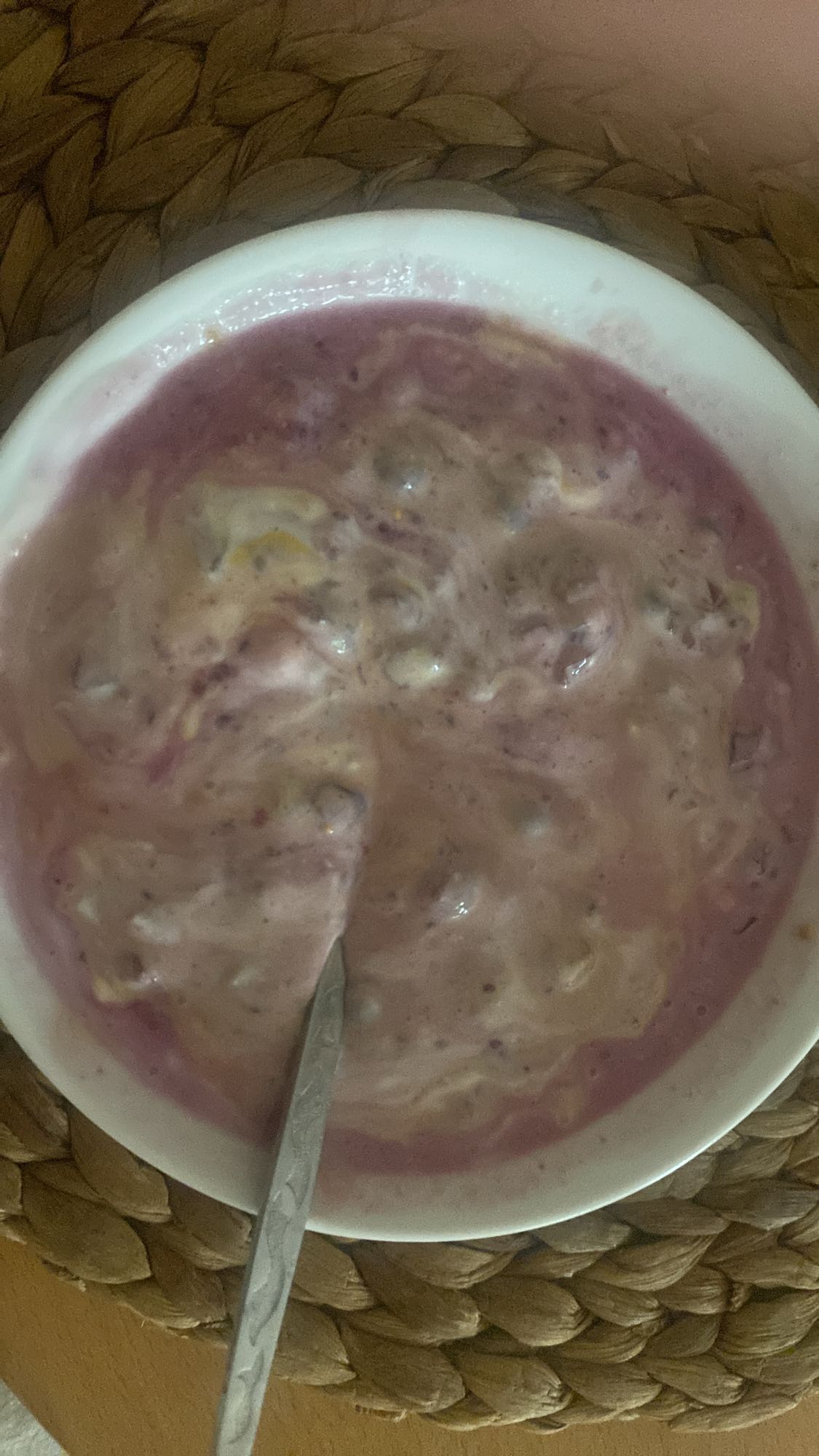 Jogurt roślinny z owocami