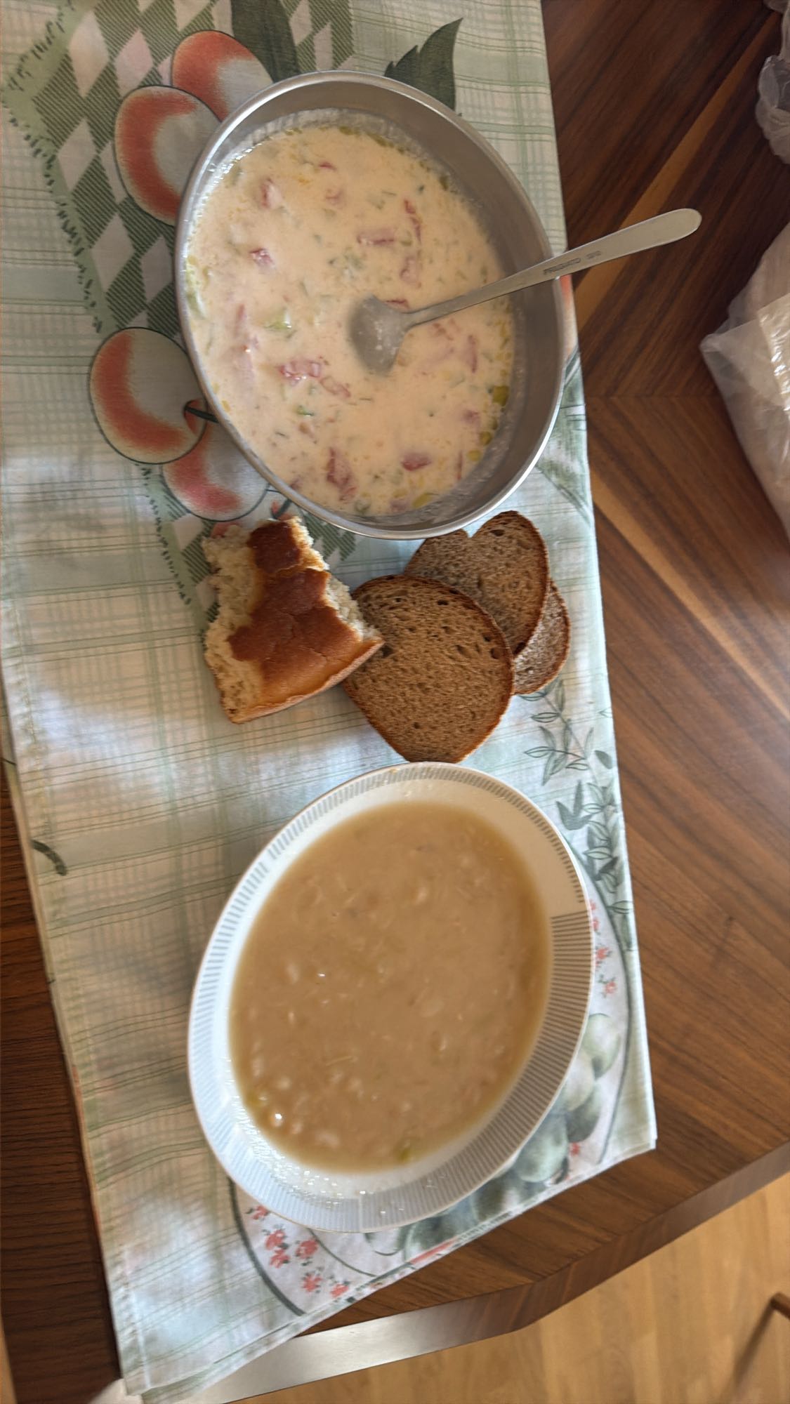 Creamy soup meal