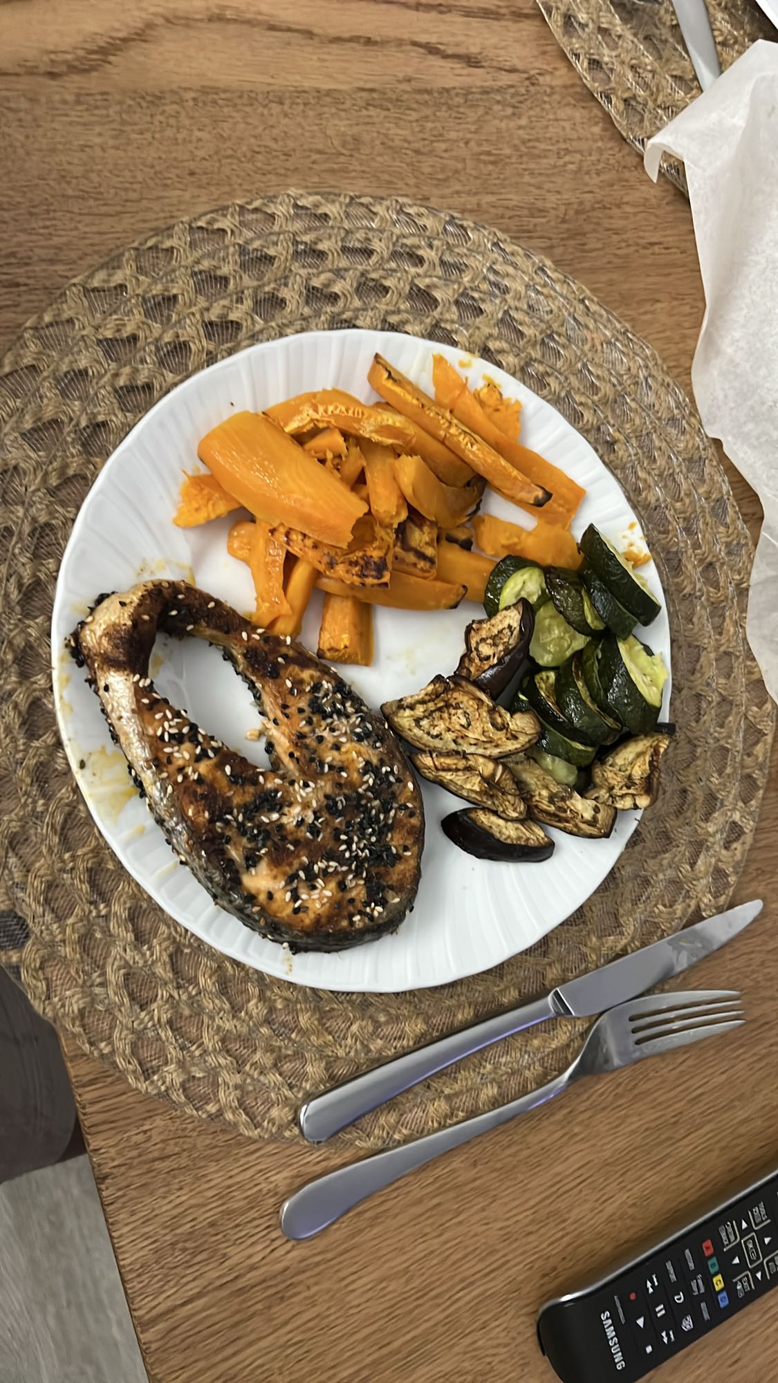 Salmone con verdure