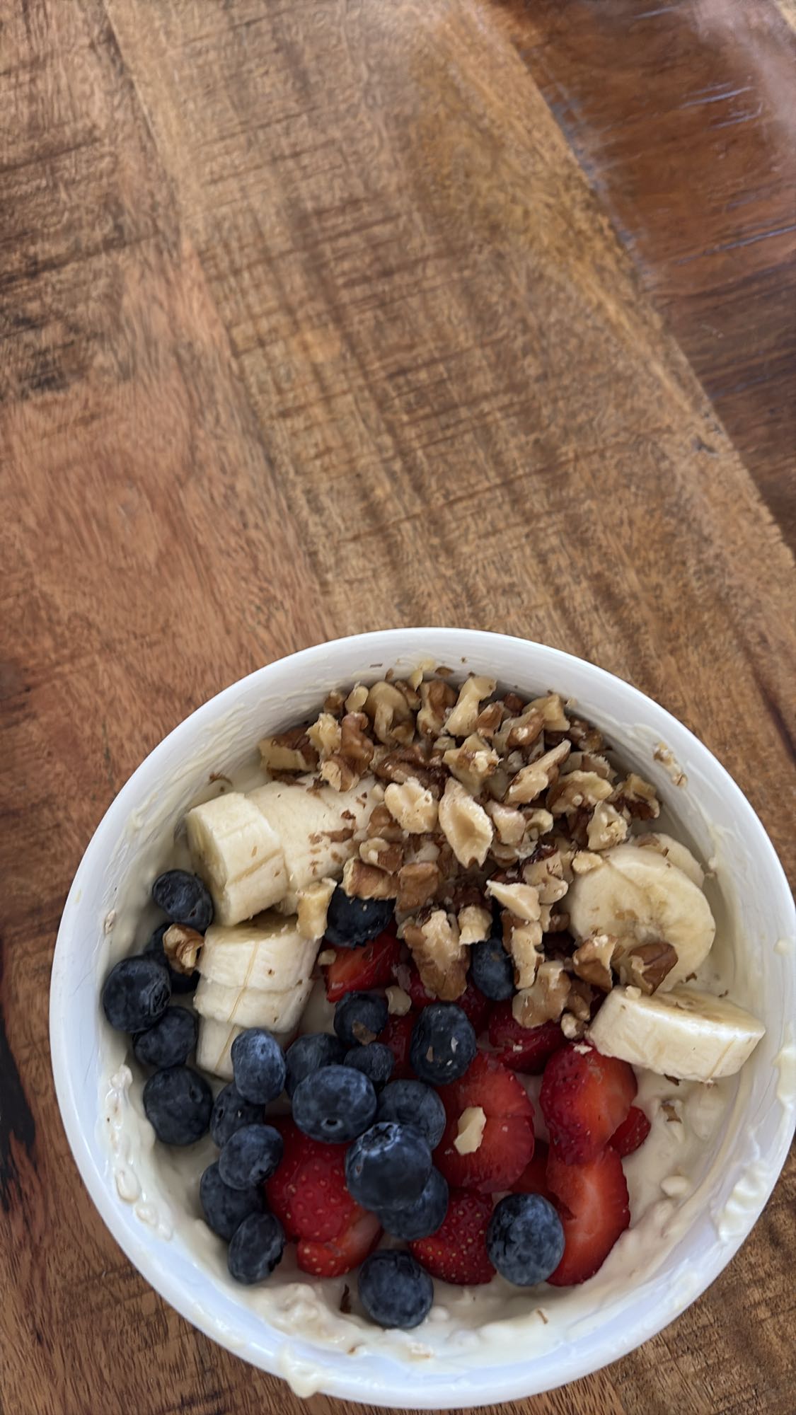 Yoghurtkom met fruit