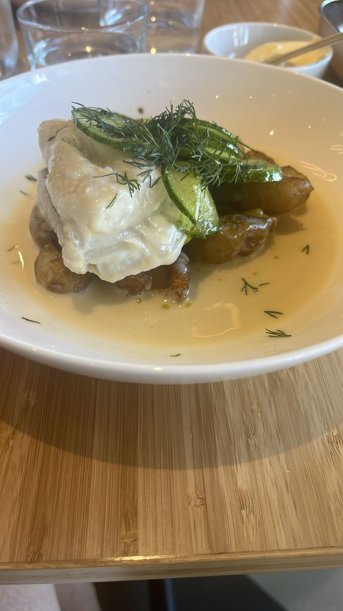 Vit fisk med gurka